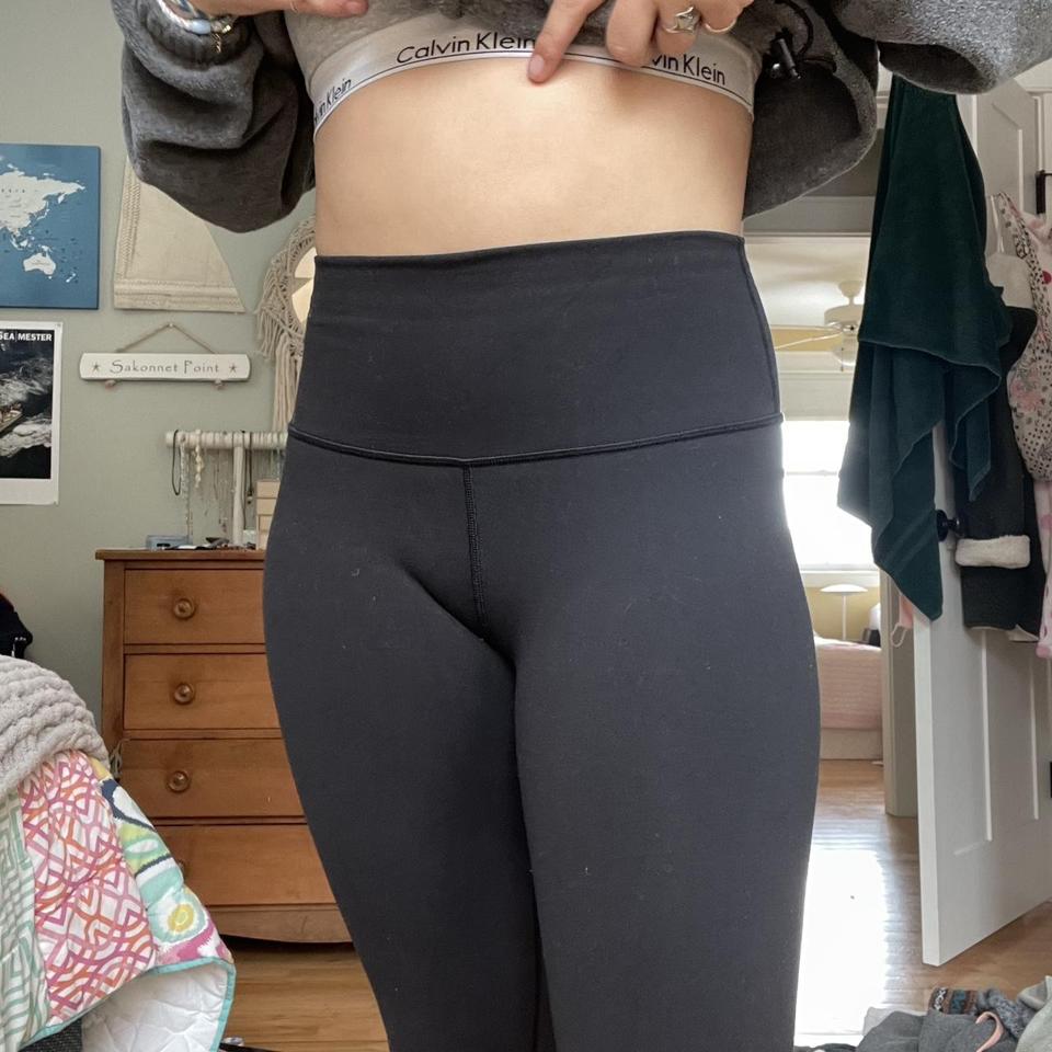 Lululemon leggings! size 6, and has a unique bottom - Depop