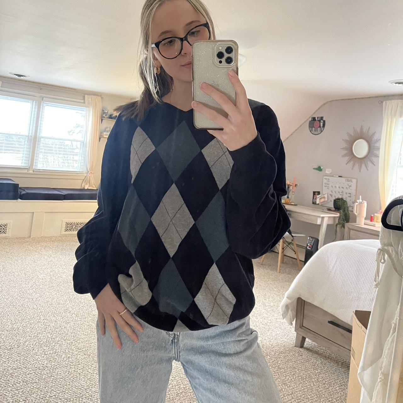 Emma chamberlain outlet sweater