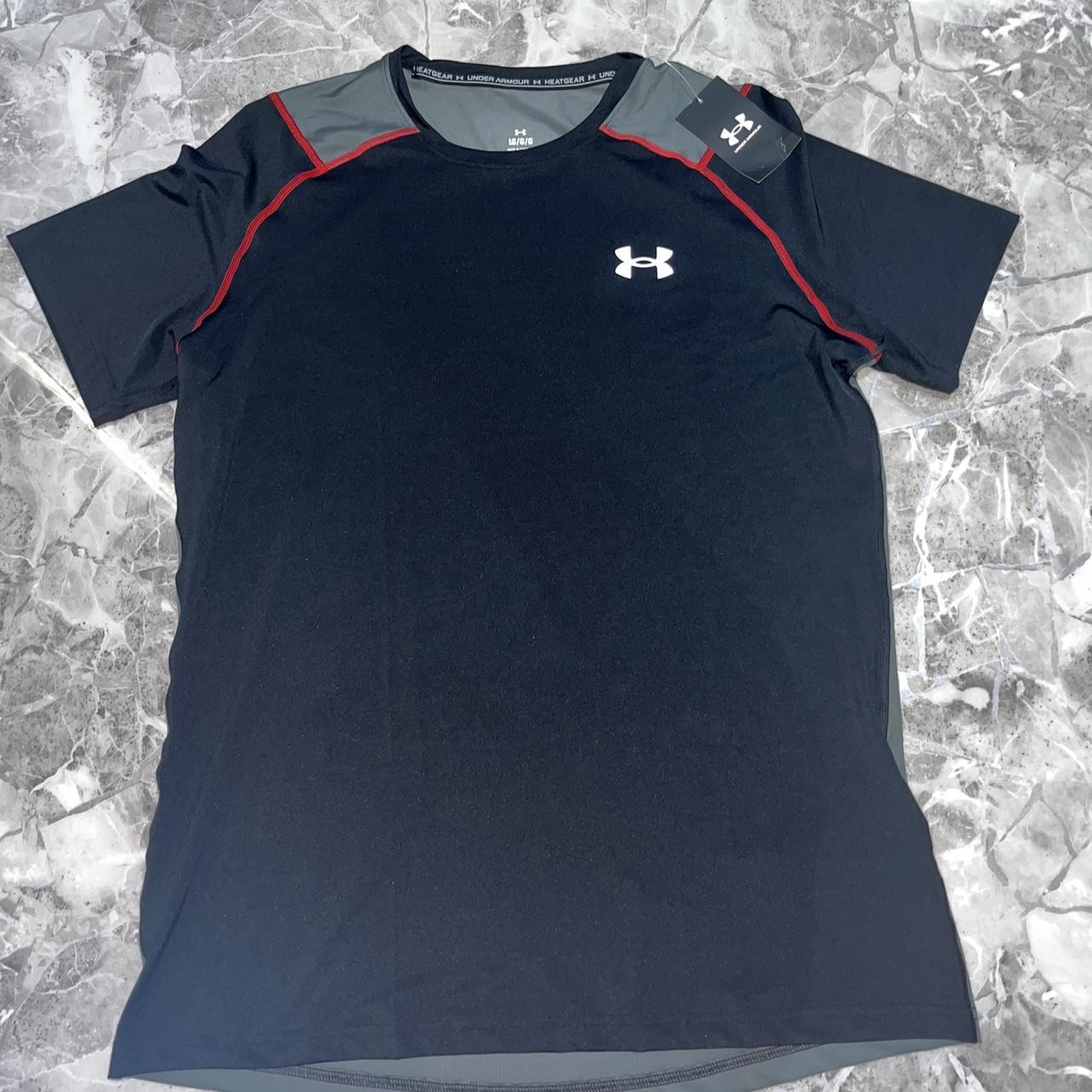 Under armour black t shirt - size L £30 - Depop