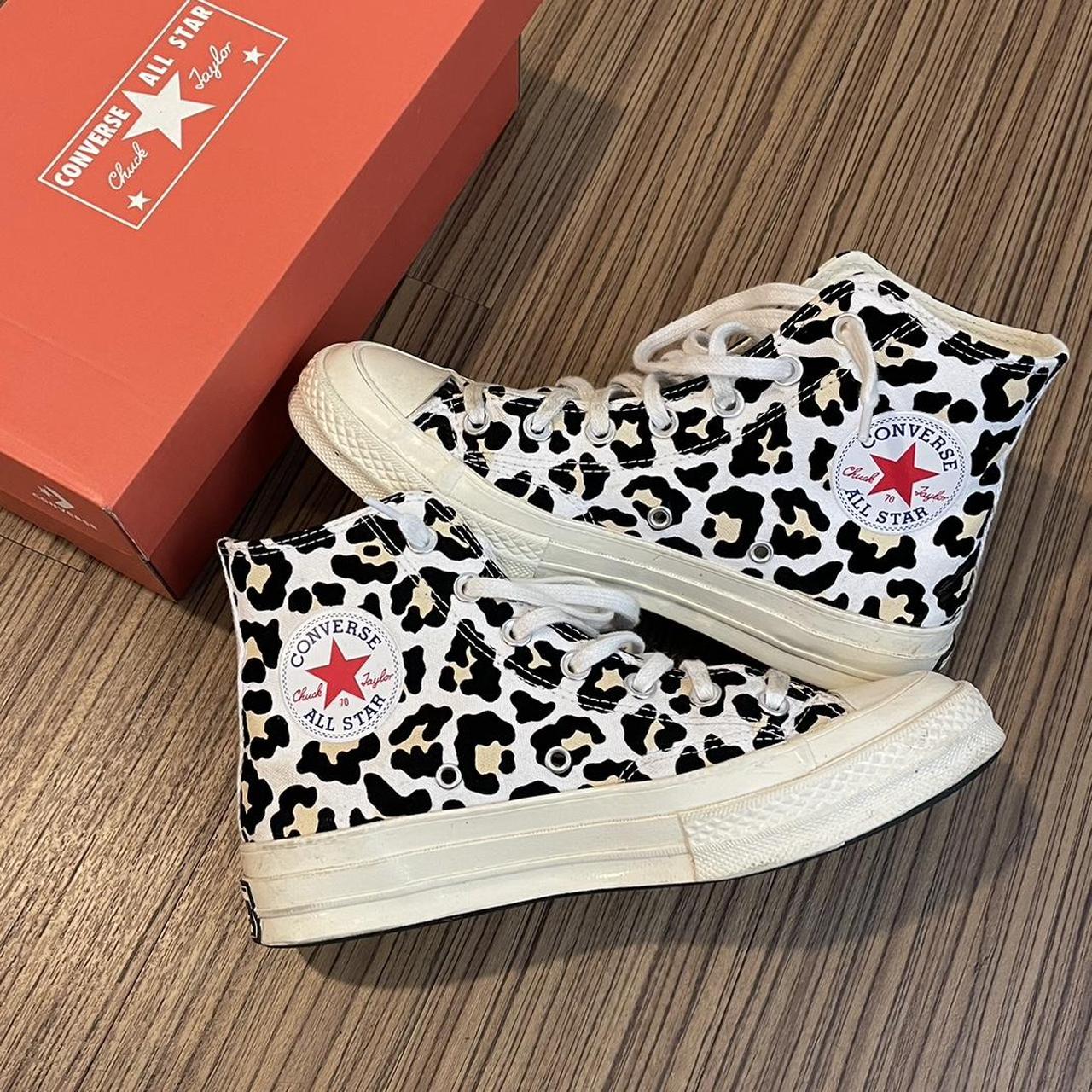 Black 2024 cheetah converse