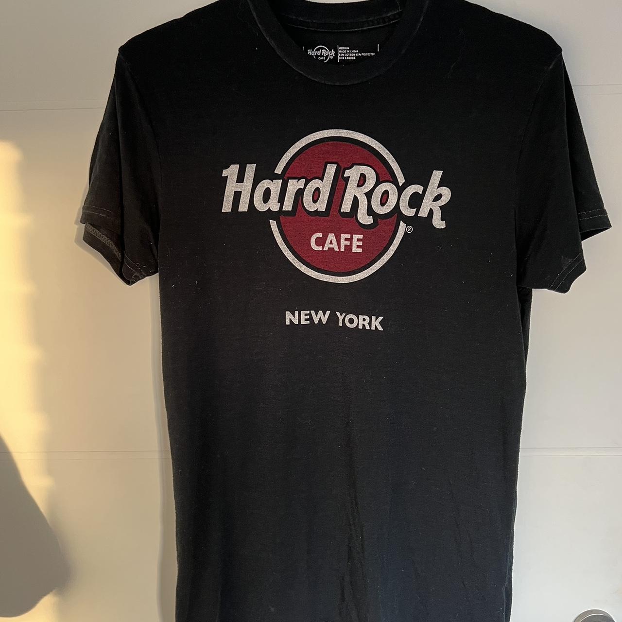 hard-rock-cafe-men-s-black-t-shirt-depop