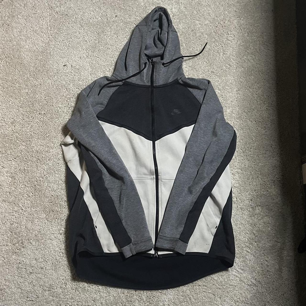 Nike Men's Grey and White Jacket Depop