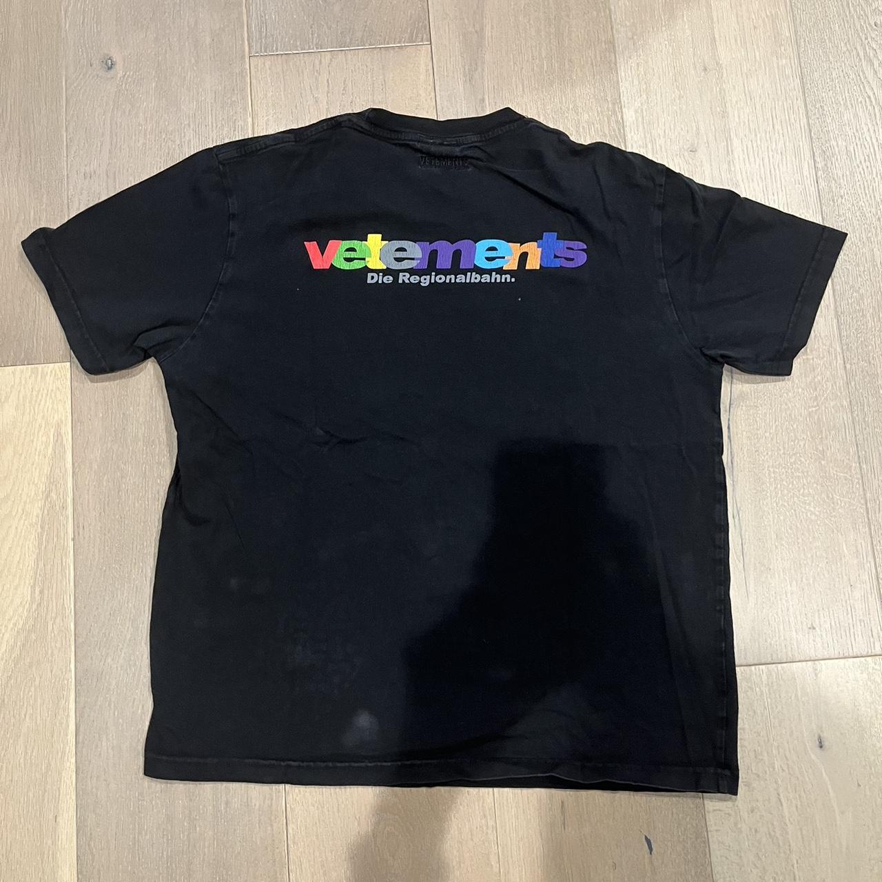 Vetements die regionalbahn black tee-med