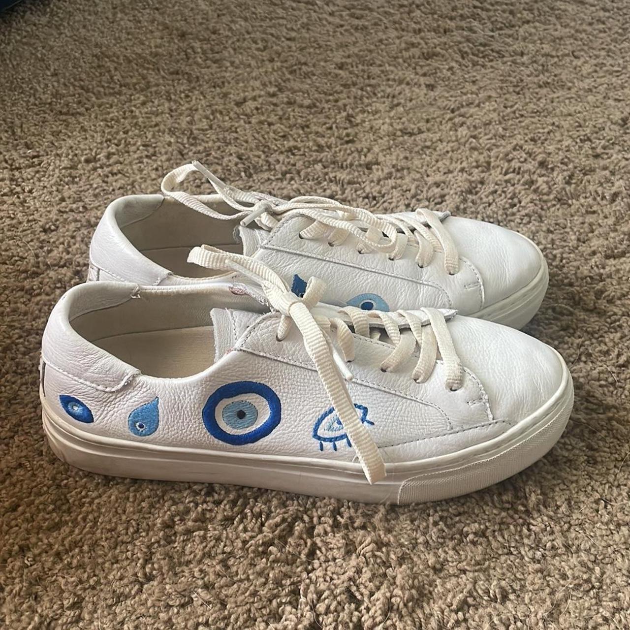 lacoste ladies white trainers