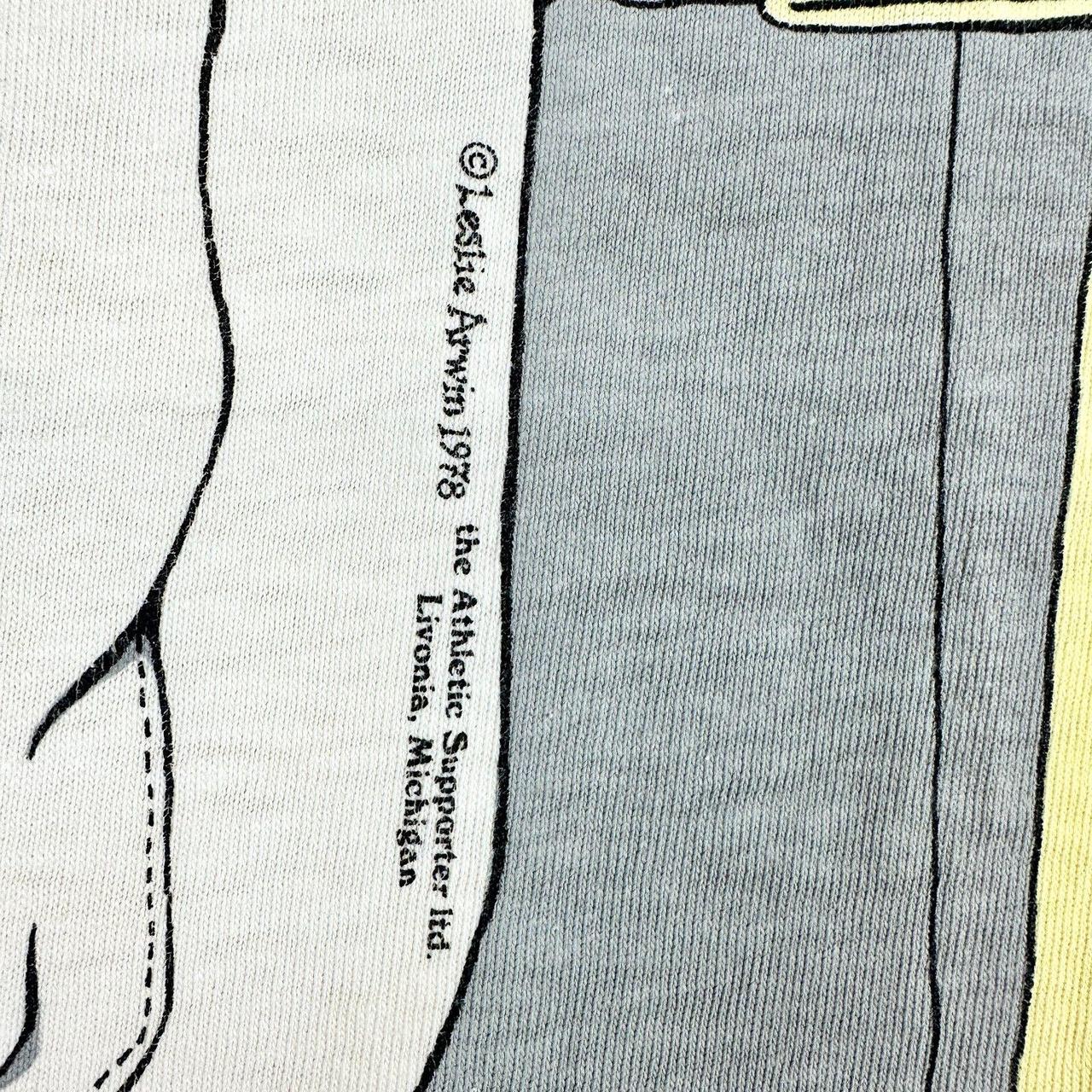 Men's T-shirt - Tan - M – Vintage Leslie Arwin Do… - image 4