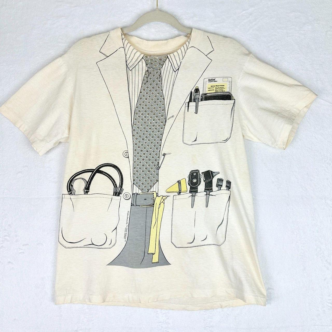 Men's T-shirt - Tan - M – Vintage Leslie Arwin Do… - image 1