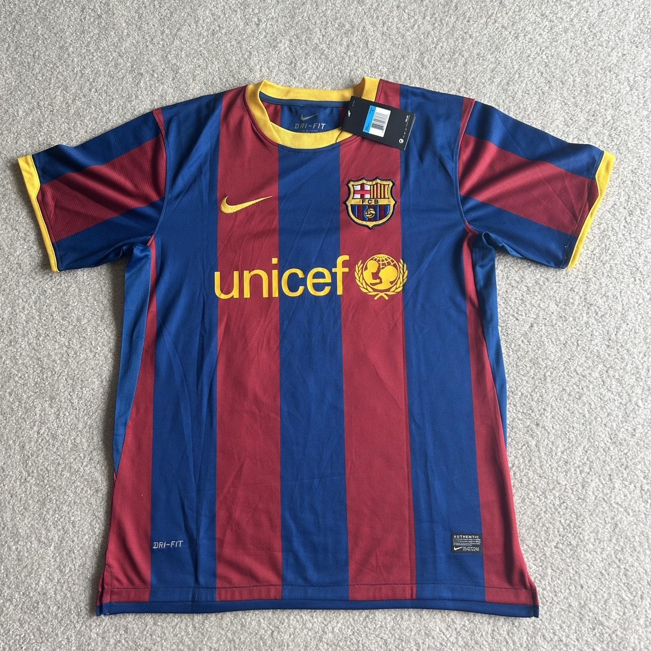 Lionel Messi FC Barcelona 10/11 Home Jersey Size... - Depop