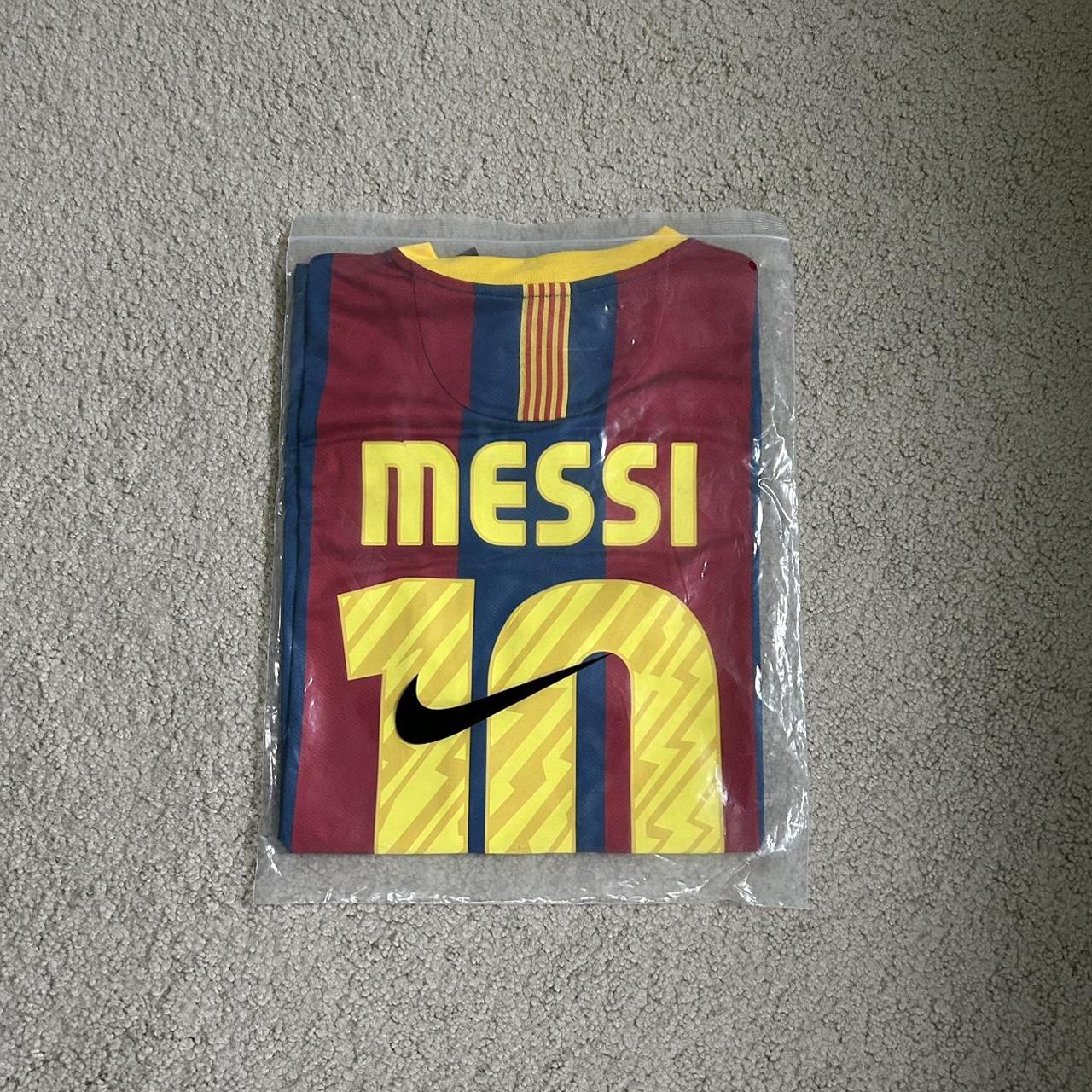 Lionel Messi FC Barcelona 10/11 Home Jersey Size... - Depop