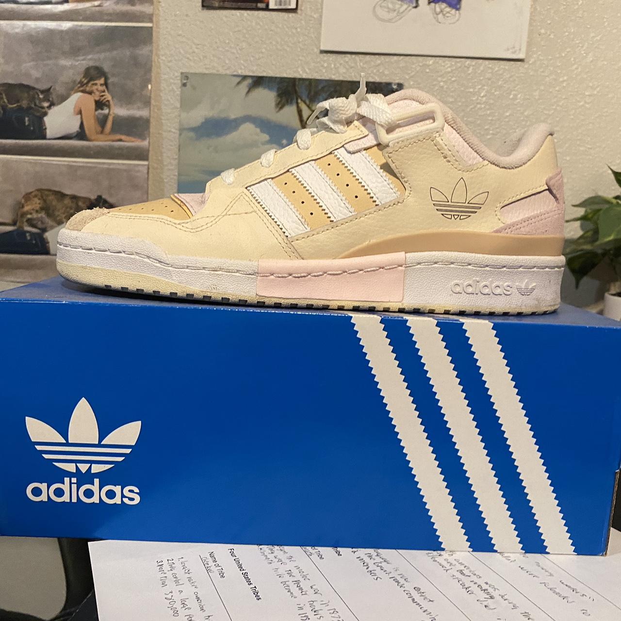 Neapolitan adidas’s forum low 9/10 condition size 9.5 - Depop