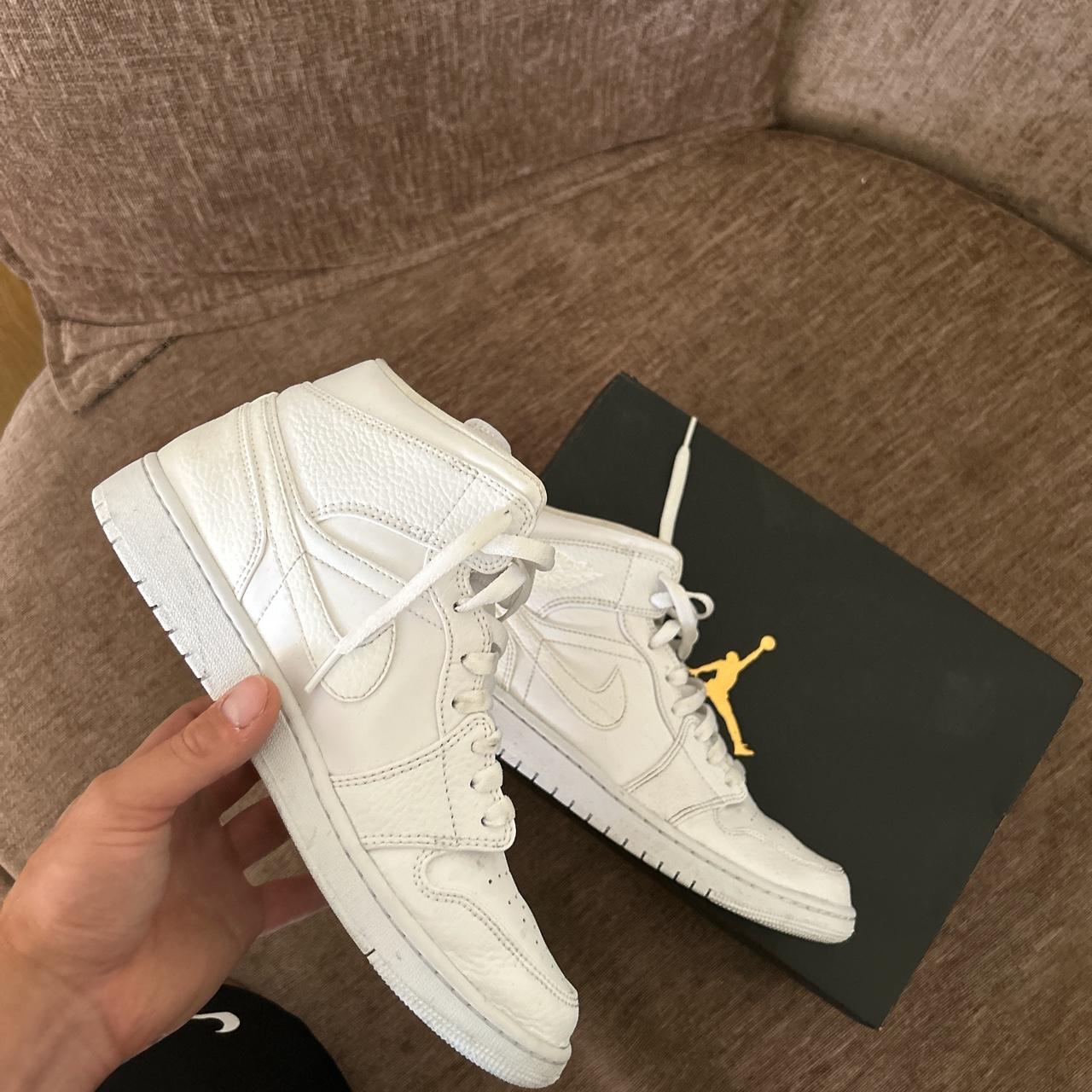 womens all white jordan 1s