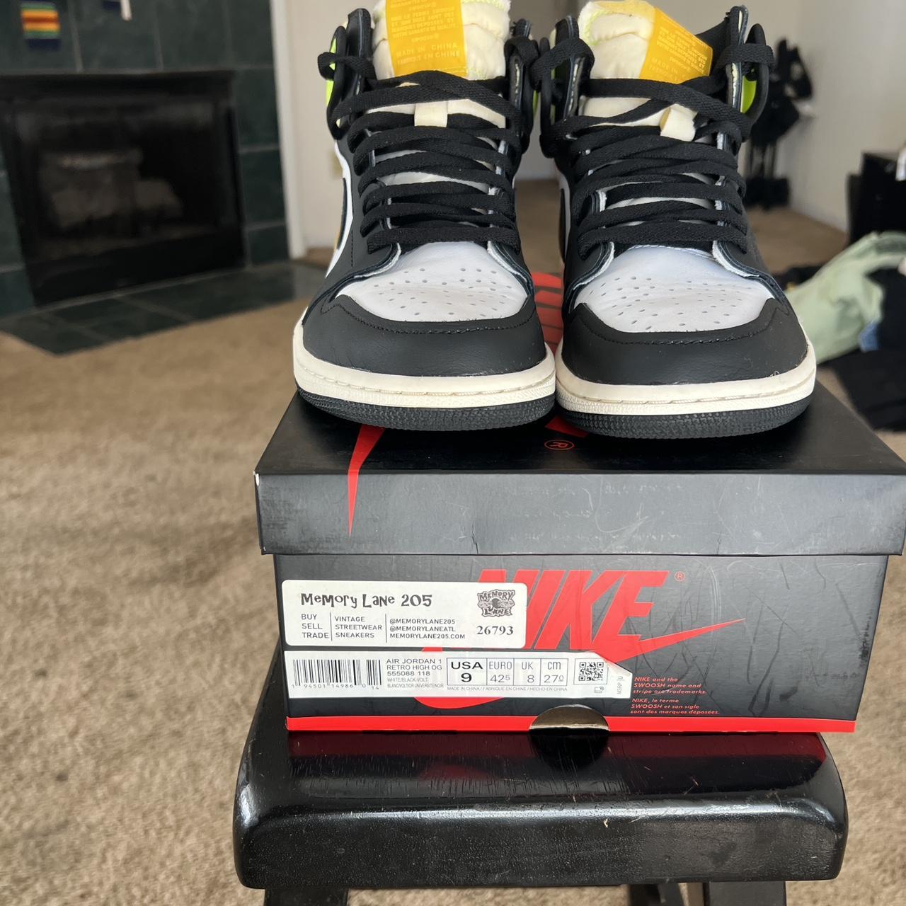 size 9 jordan 1 mens
