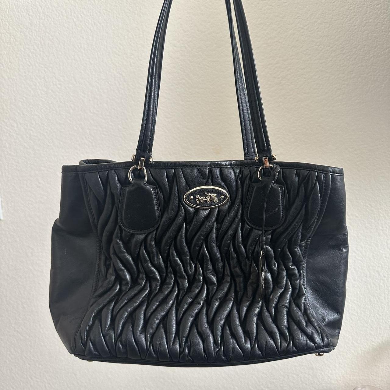 Vintage Coach pochette Black leather with grey - Depop