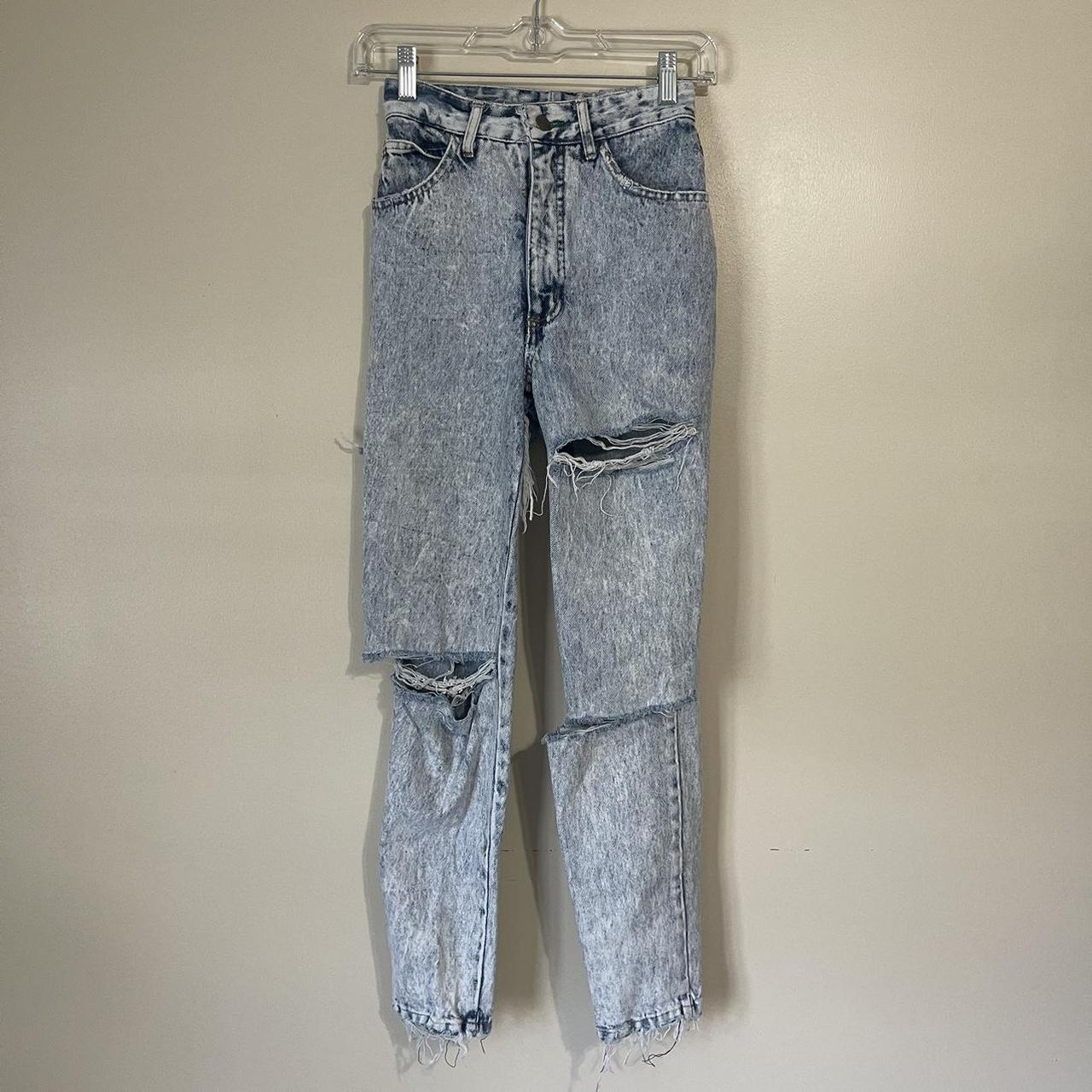 Amazing pair of 100% cotton jeans, light acid wash,... - Depop