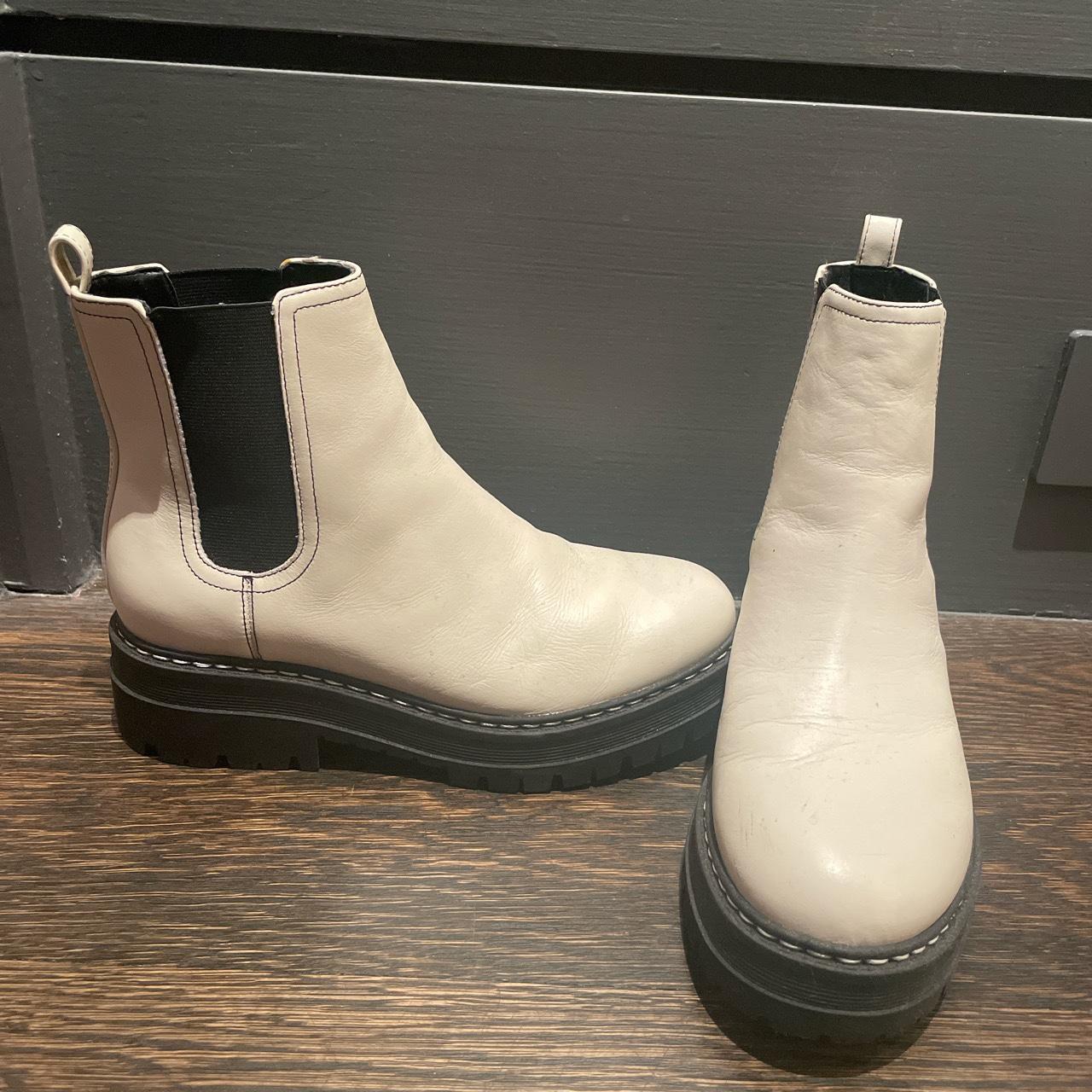 pirro chelsea lugsole ankle bootie