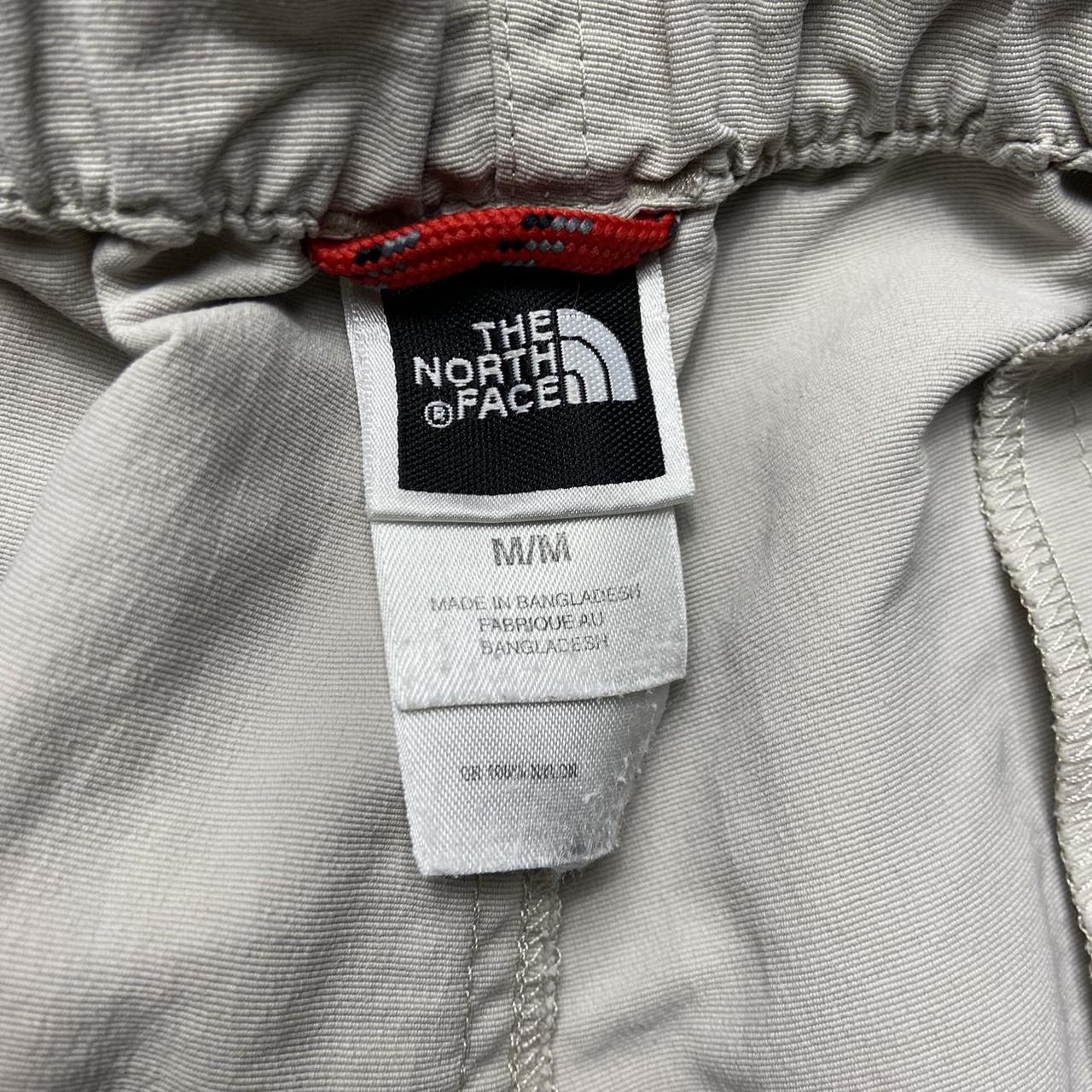 The North Face Men's Cream Shorts (2)