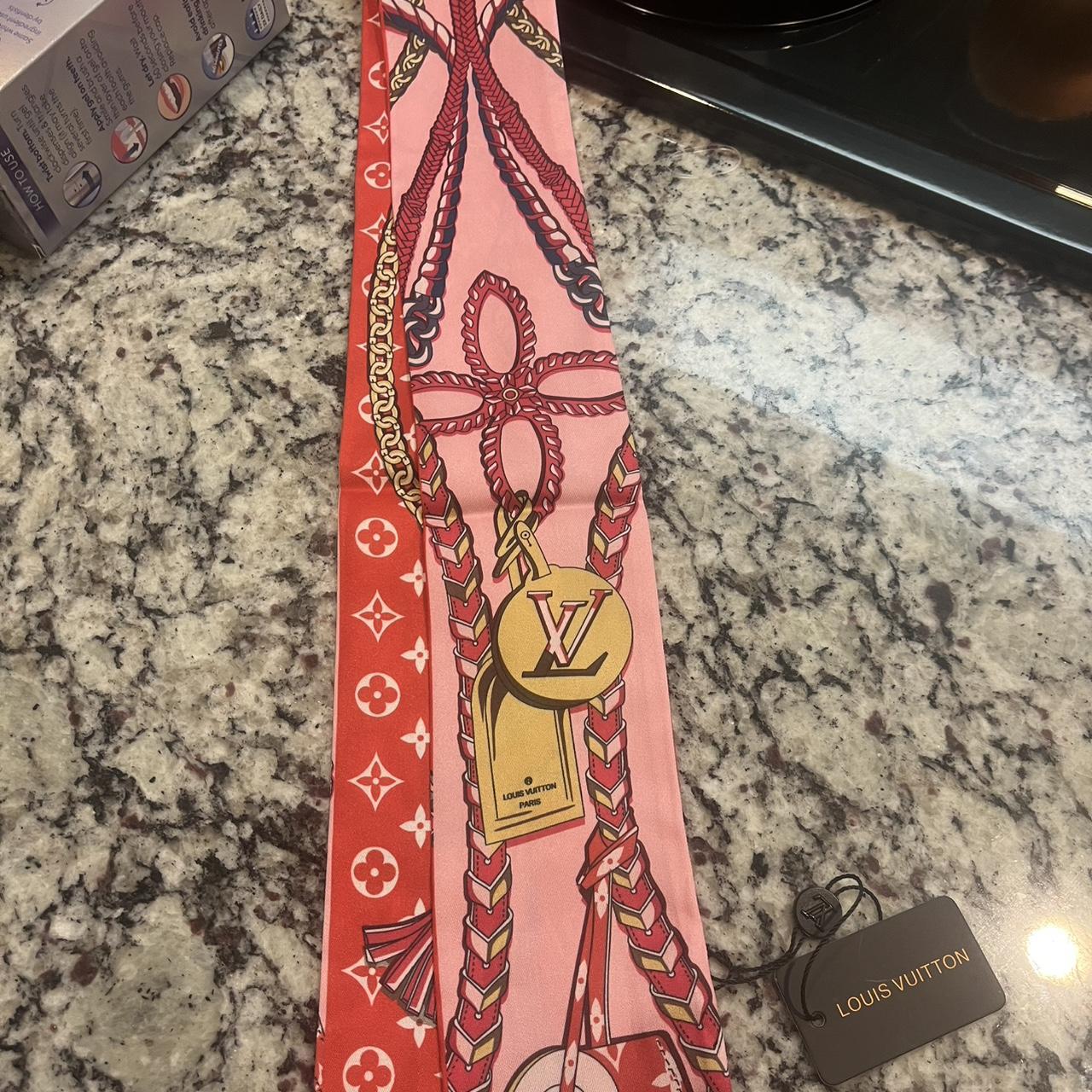Louis vuitton-scarf - Depop