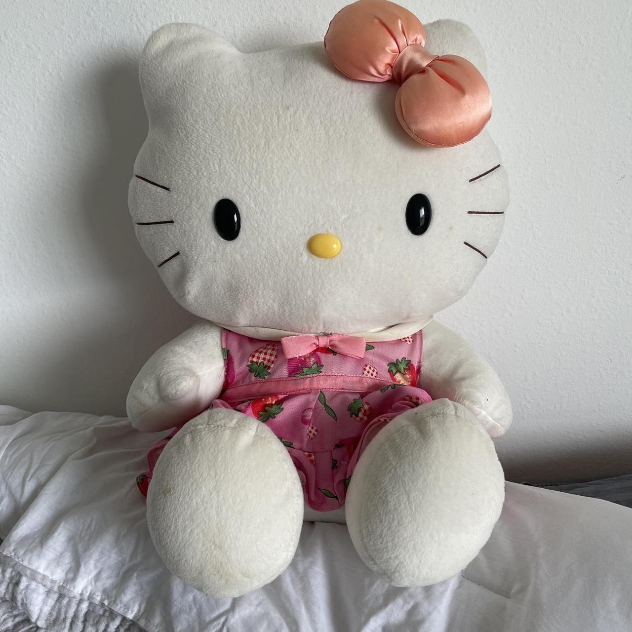 Dodgers new hello kitty small plush Measurements: - Depop