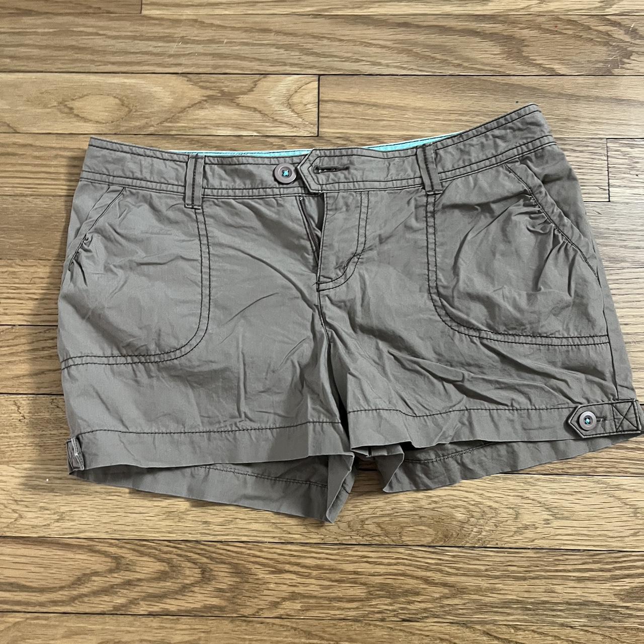 SHORT Y2K CARGO SHORTS -the Cutest Shorts In The... - Depop