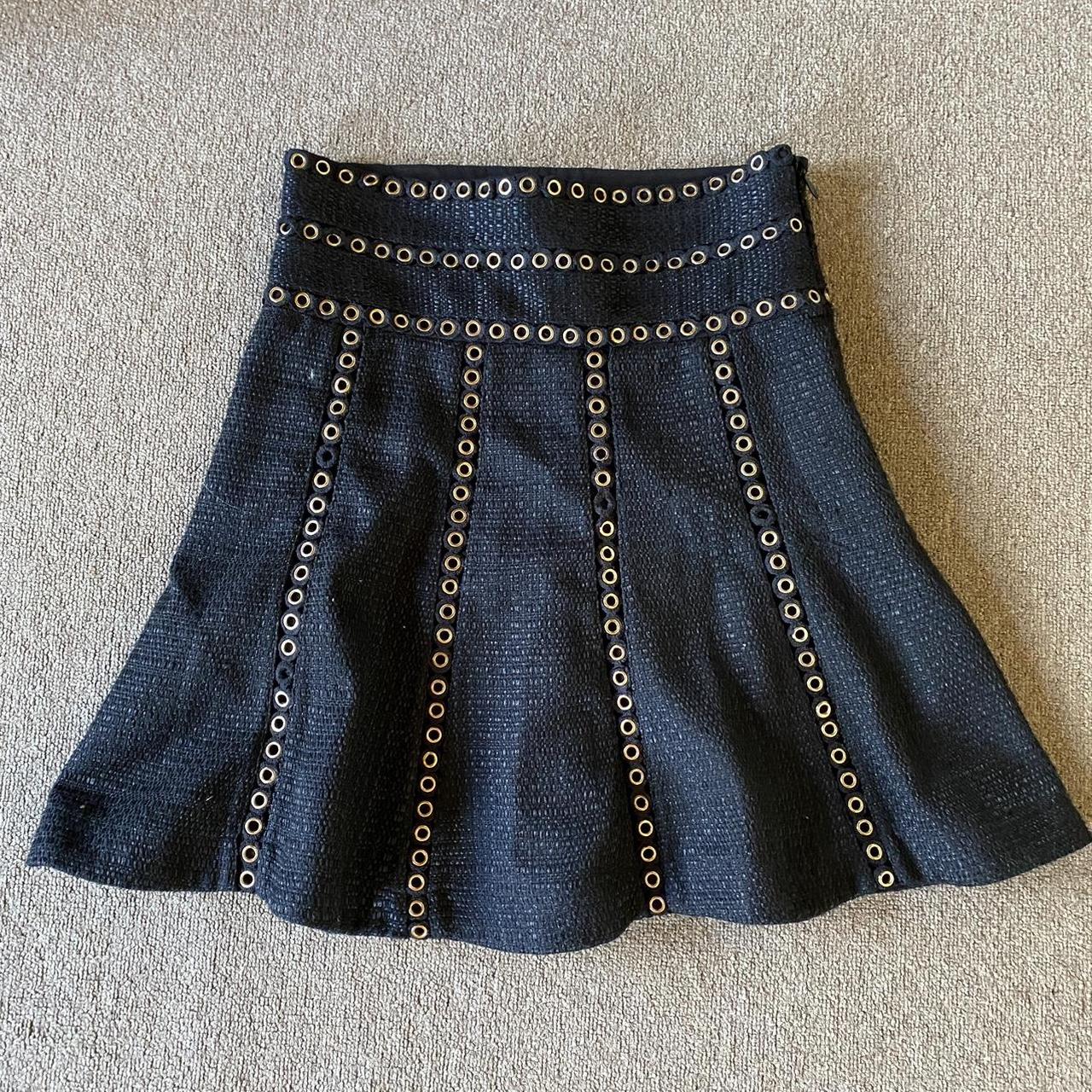 Thurley knit mini skirt Size 8 Missing a few... - Depop