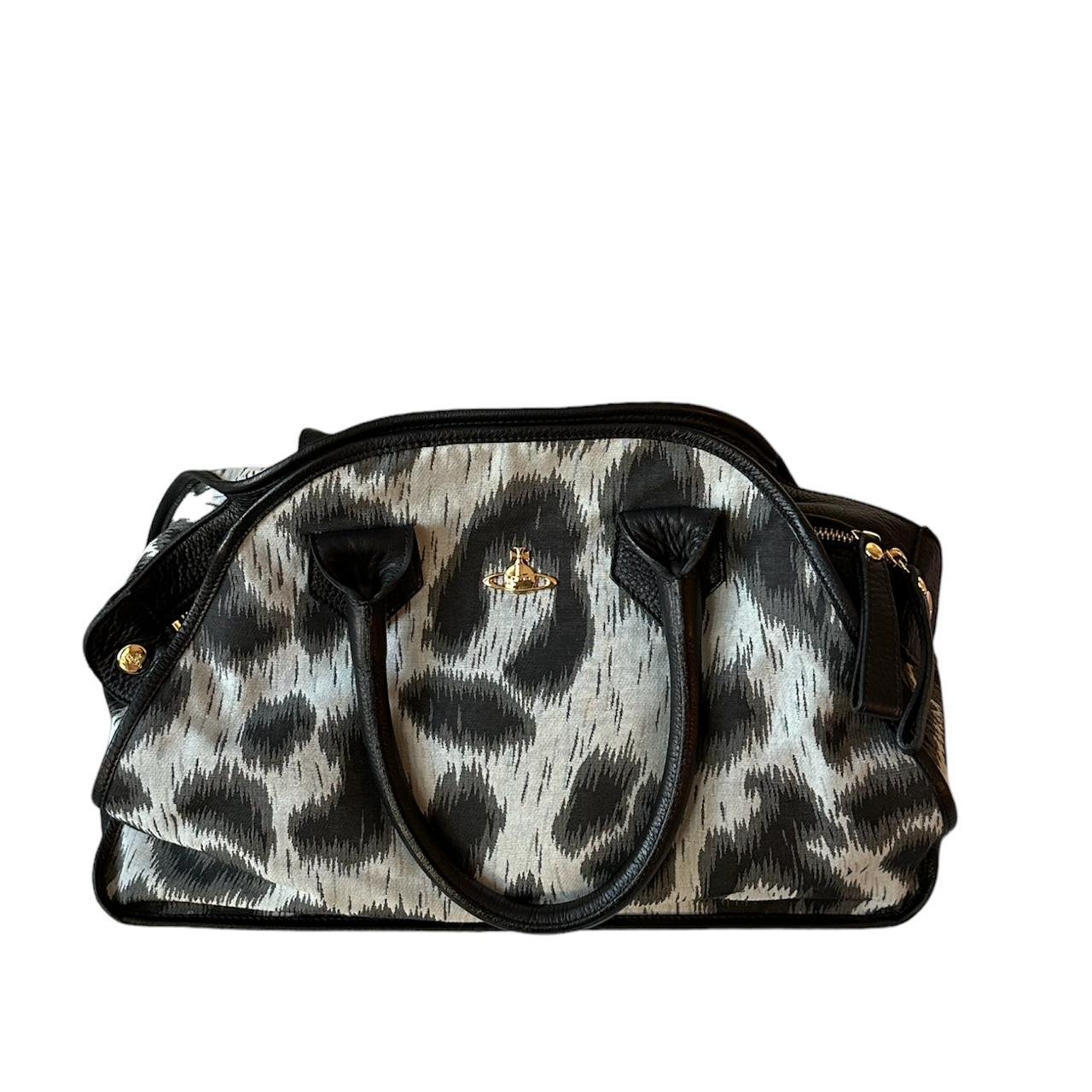 おしゃれ Vivienne Westwood チャーリー ラージ ショッパー Vivienne Westwood black and gray leopard cheetah | Depop