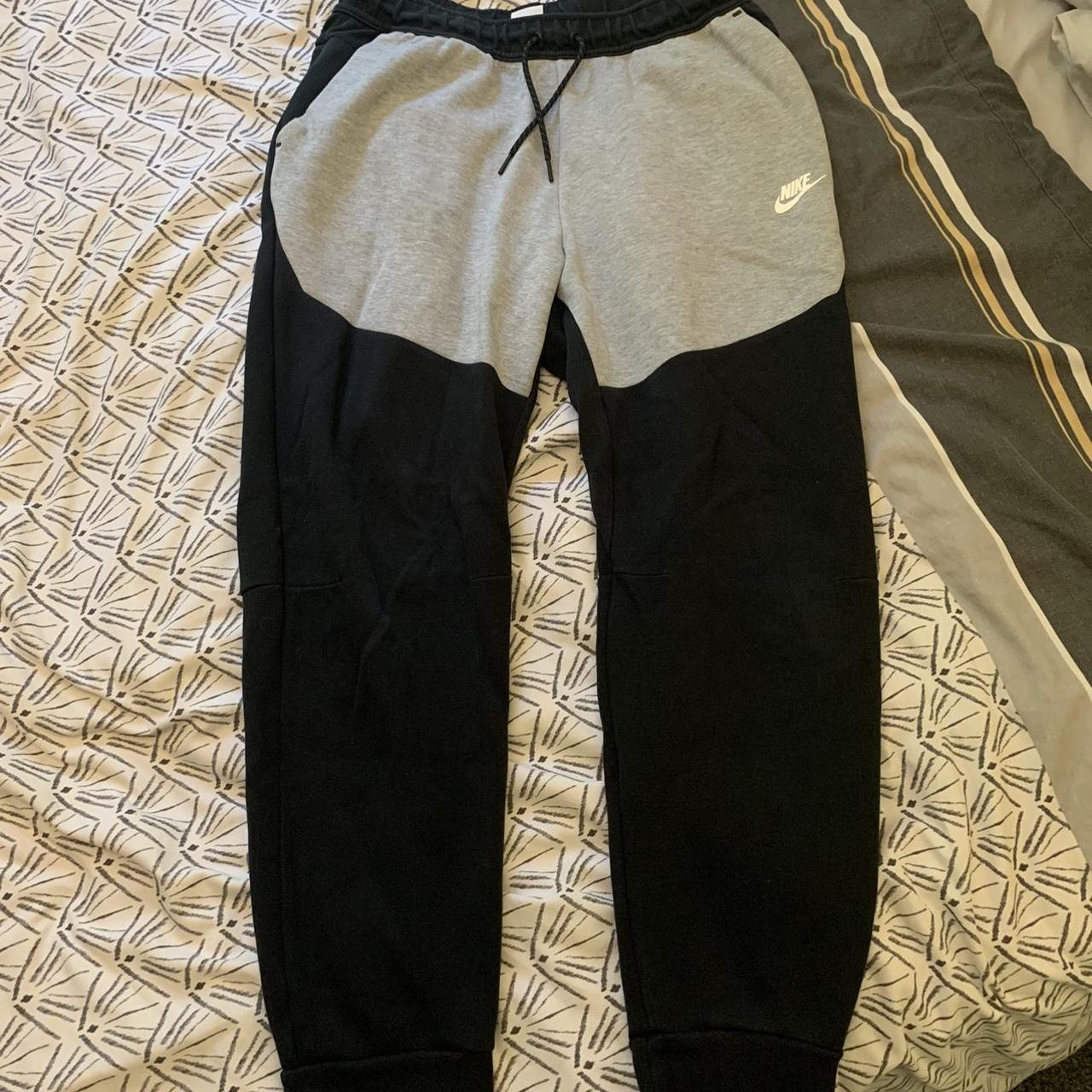 mens grey nike tech fleece joggers