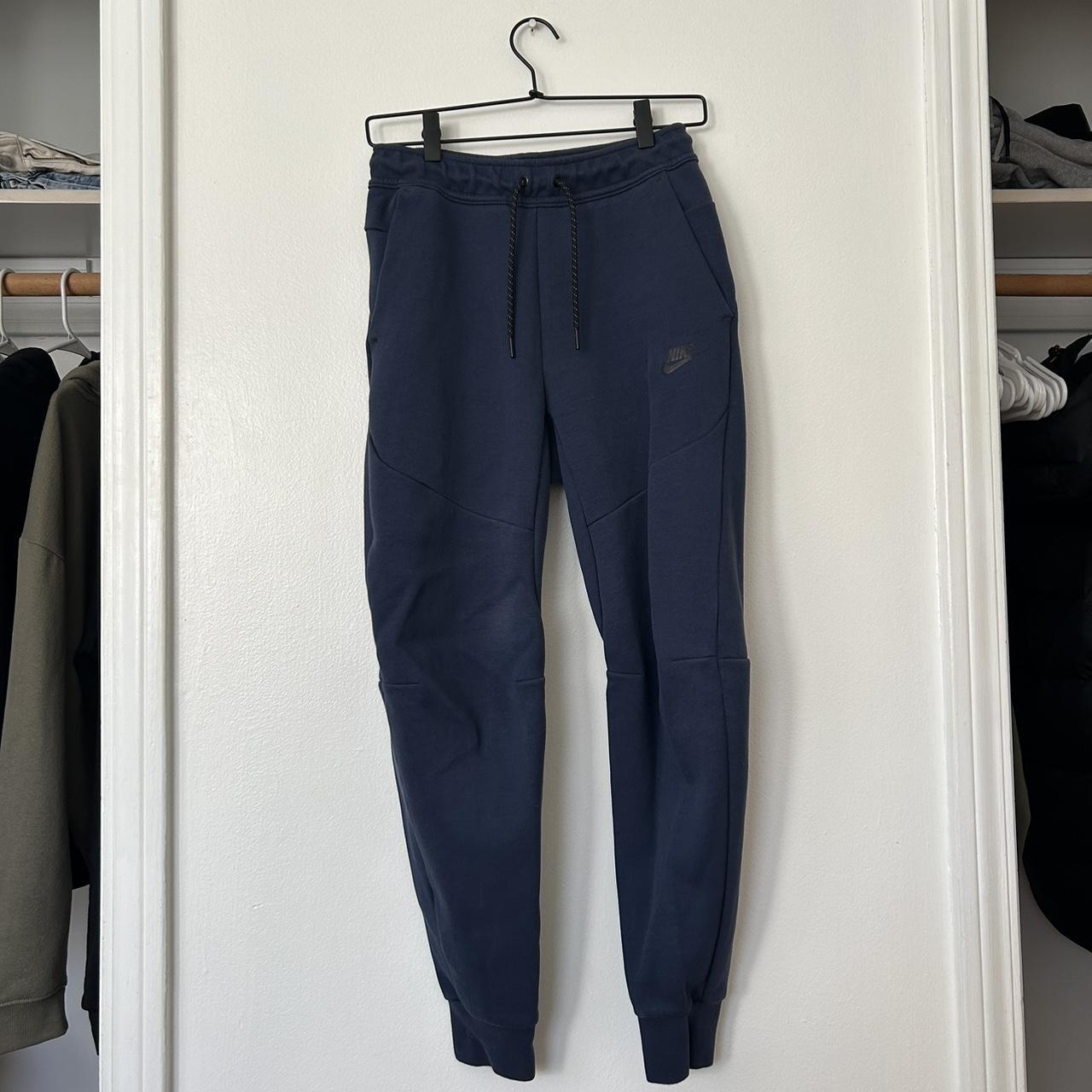 xs nike tech fleece joggers