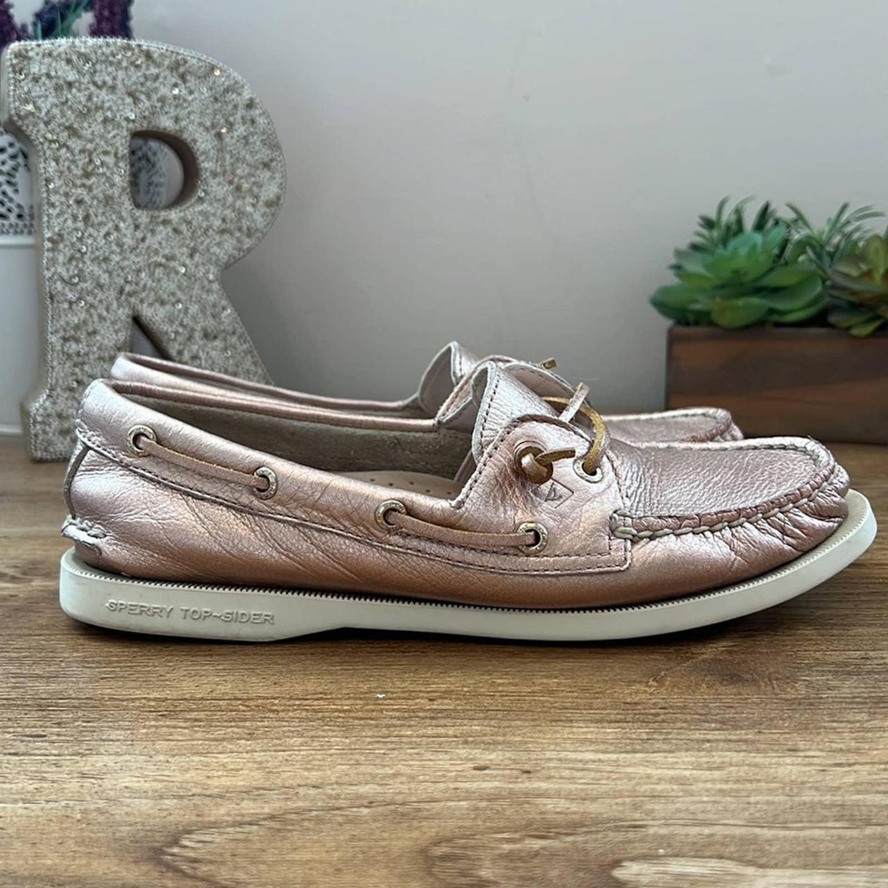 Sperry women's gold hot sale boat shoes