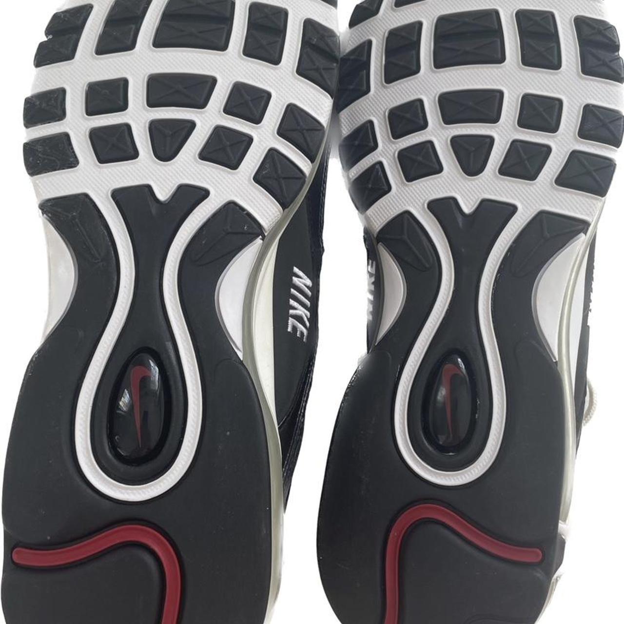 mens black and red nike trainers