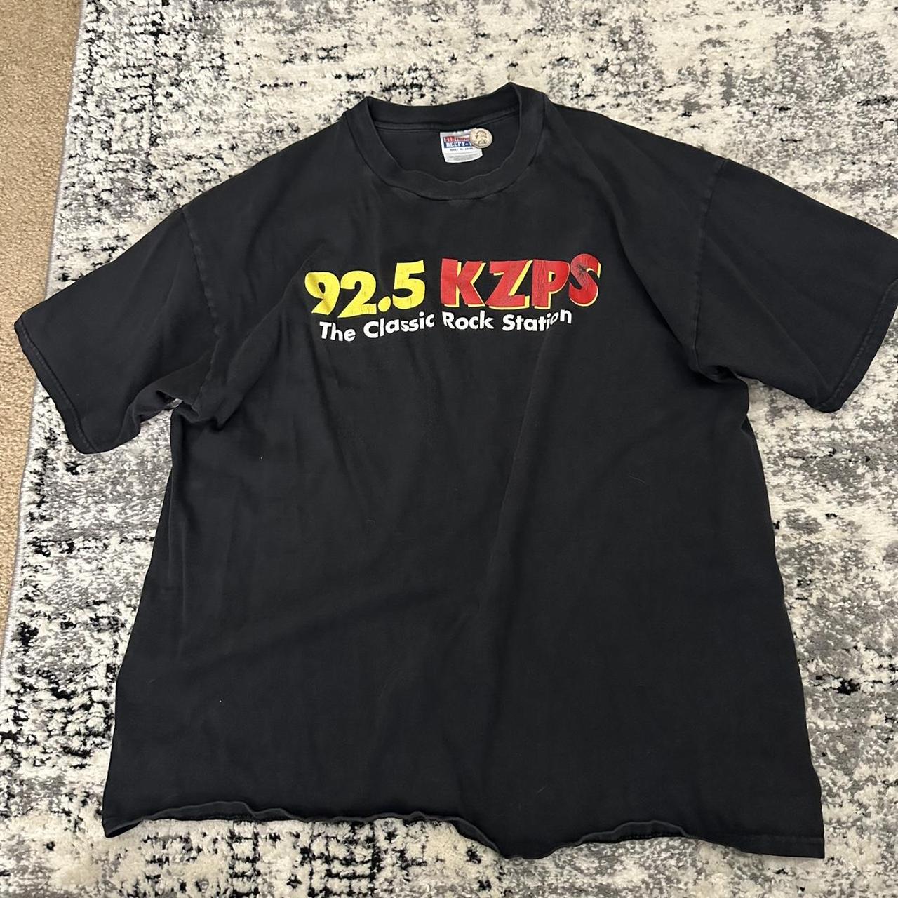 item listed by elli0tt3