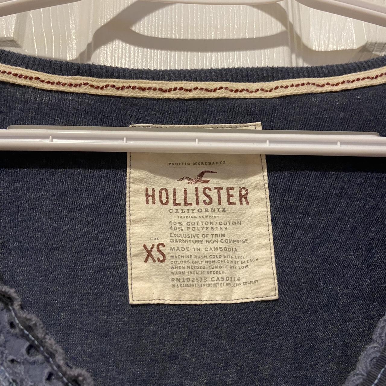 navy hollister babydoll top size xs no flaws free... - Depop