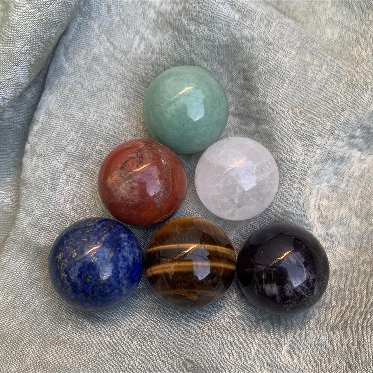 Crystal sphere set Includes a clear quartz, lápiz,... - Depop