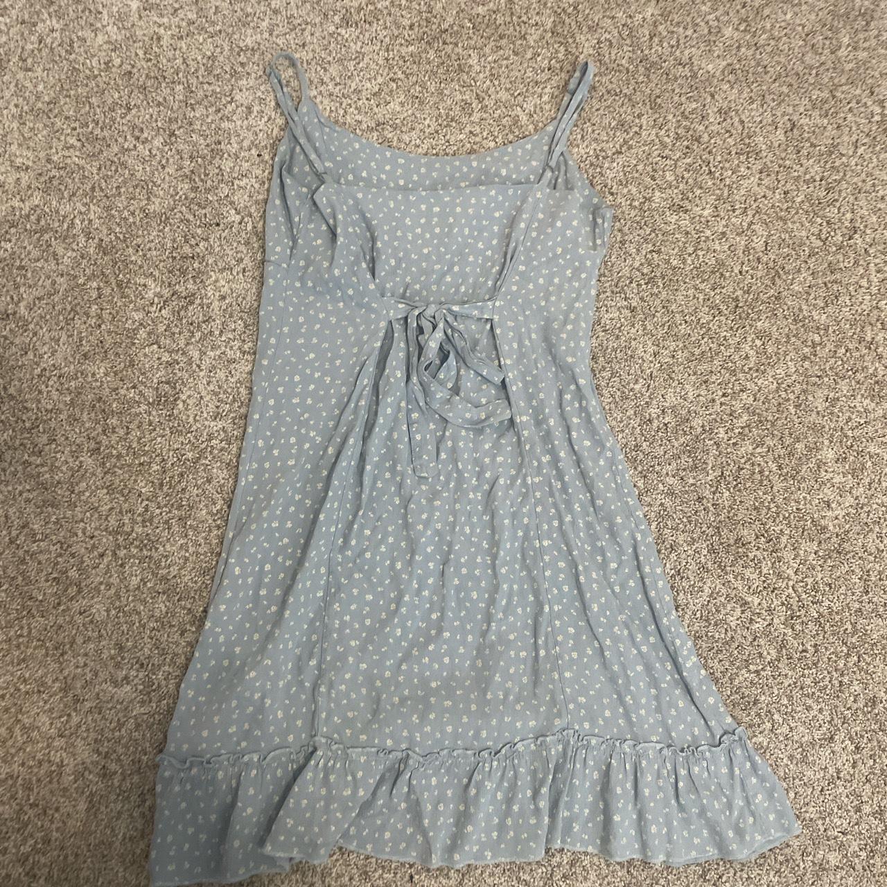 BRANDY MELVILLE DRESS Worn once No stains Tie... Depop