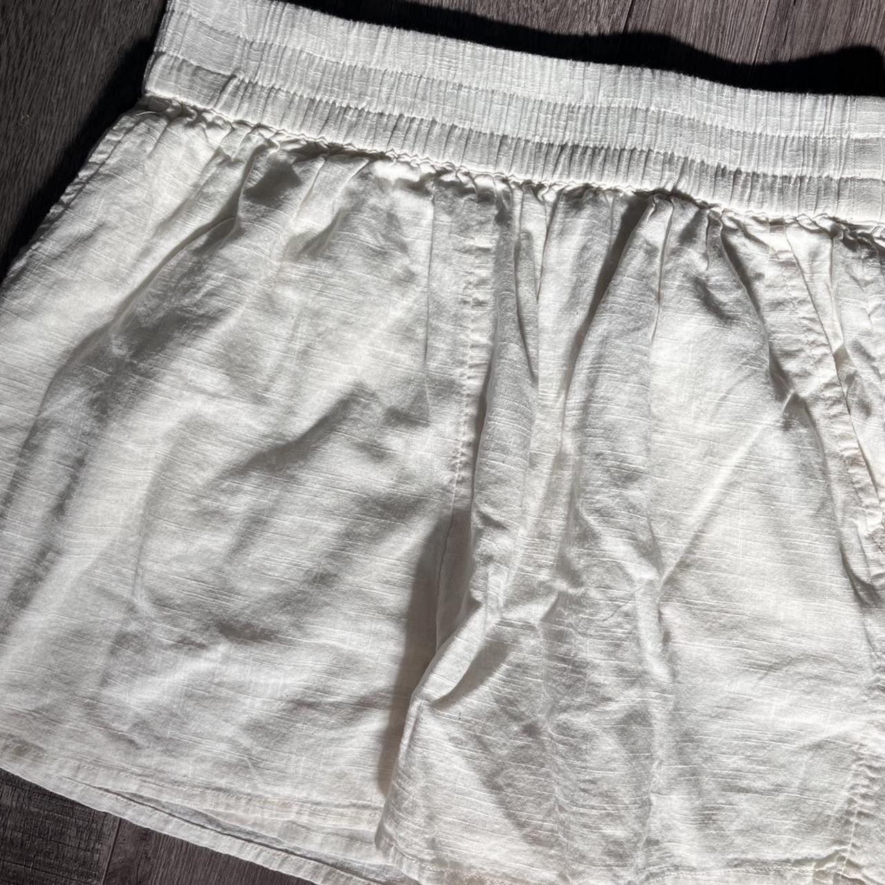 Billabong Women's White Shorts | Depop