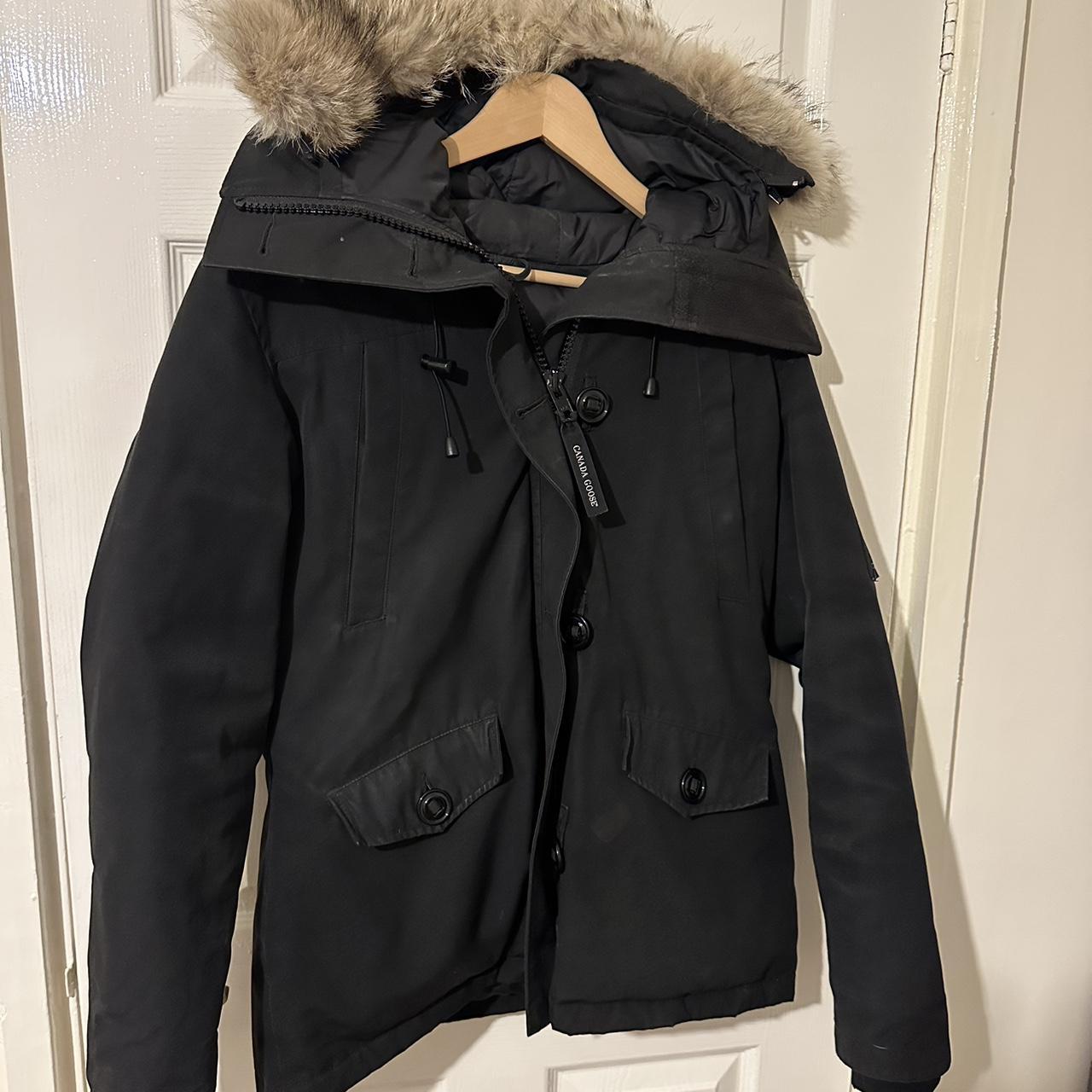 Canada Goose Jacket Women’s Large - Depop