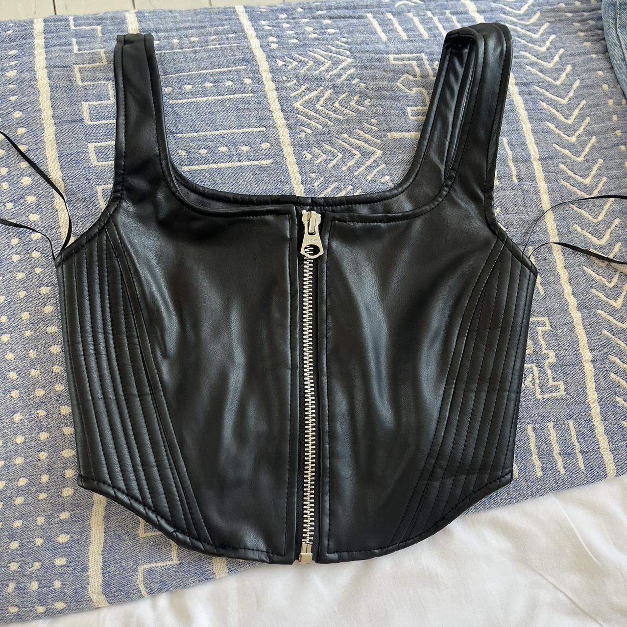 Leather zip up corset. Unreal on your boobs - Depop