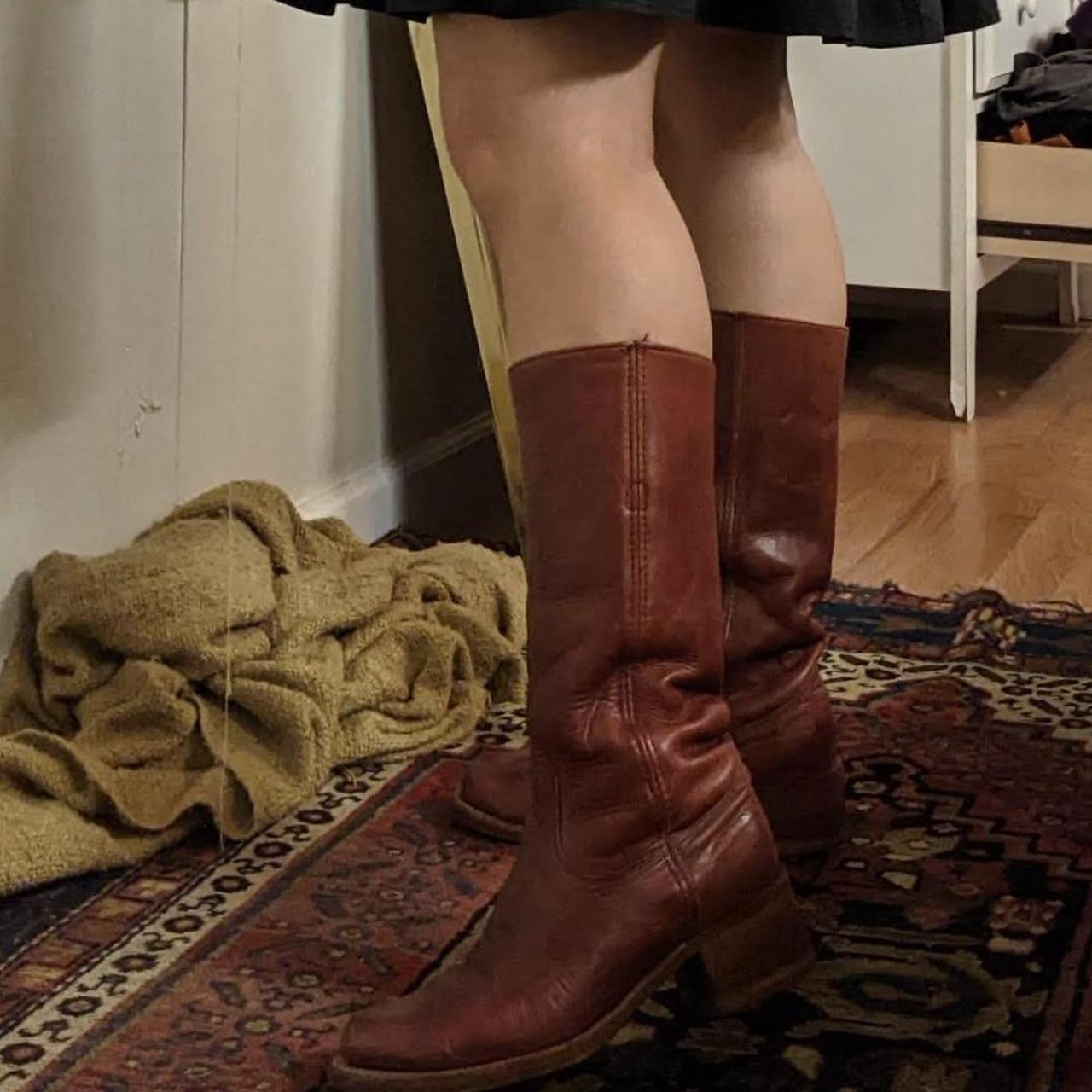 Frye Women's Red and Burgundy Boots (3)