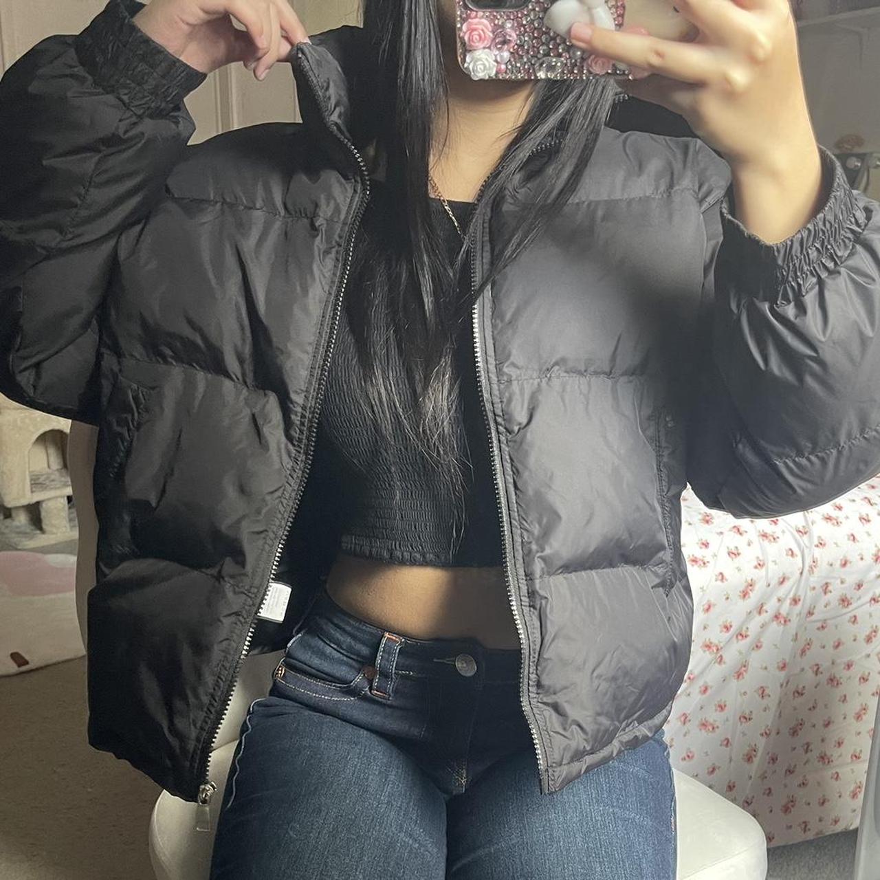 black puffer bomber jacket 🖤 slightly cropped... Depop