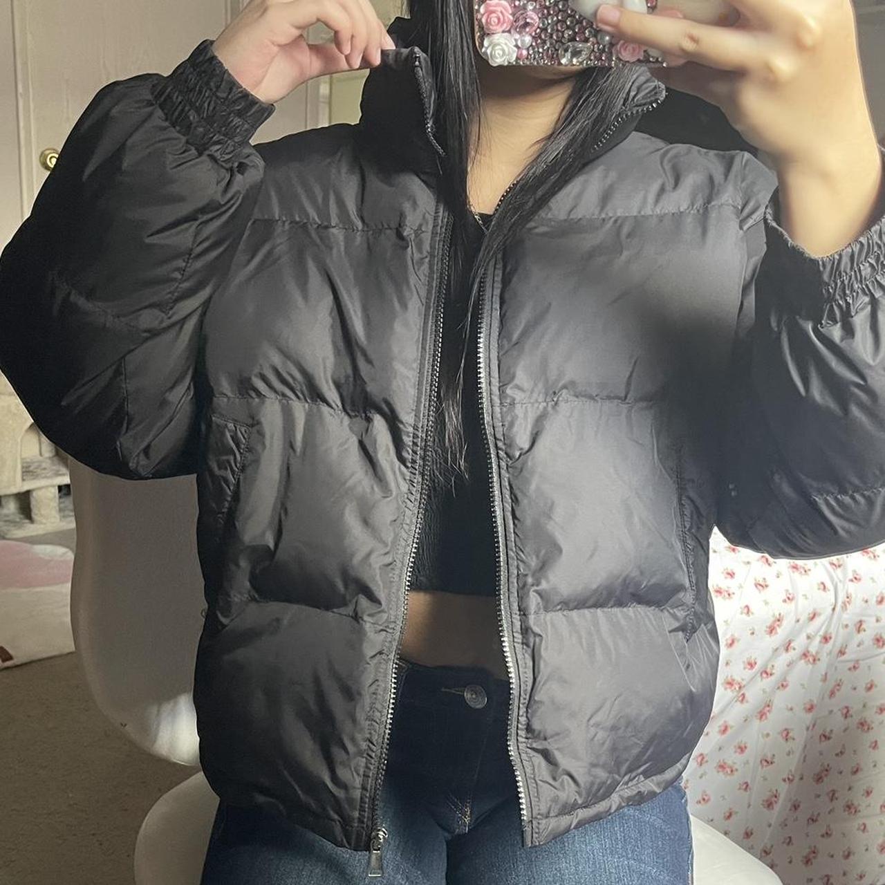 black puffer bomber jacket 🖤 slightly cropped... Depop