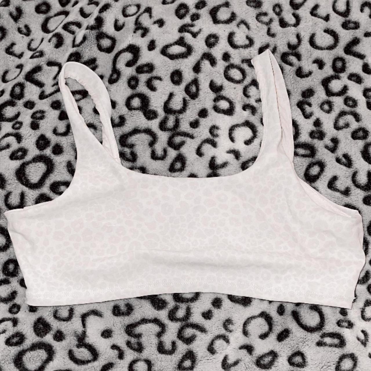 Alo size M white and gray leopard cheetah print Depop