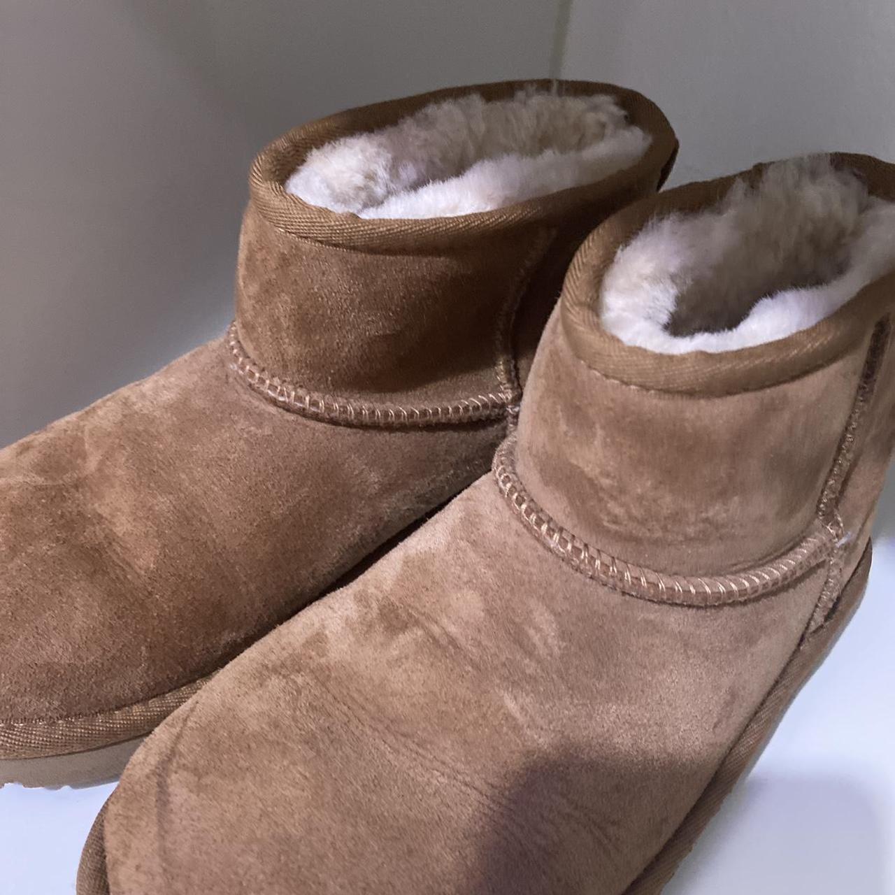 women's size 7 in big kids uggs