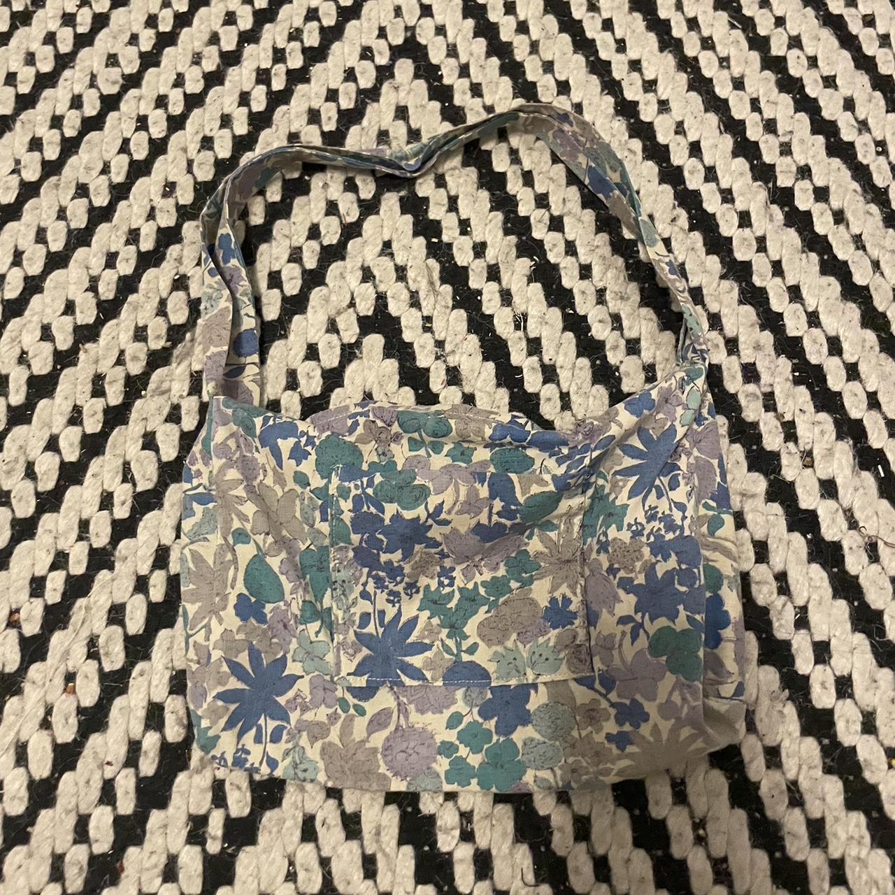 SMALL SIDE BAG WITH LONG STRAP - Pichincha gifts