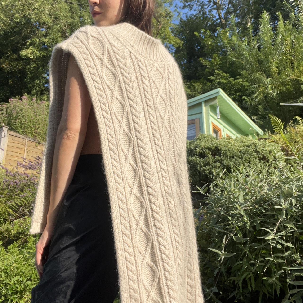 【送料&関税込】Maison Margiela Sleeveless Knit Cape Cream Maison Margiela knit cape - perfect for fall. | Depop