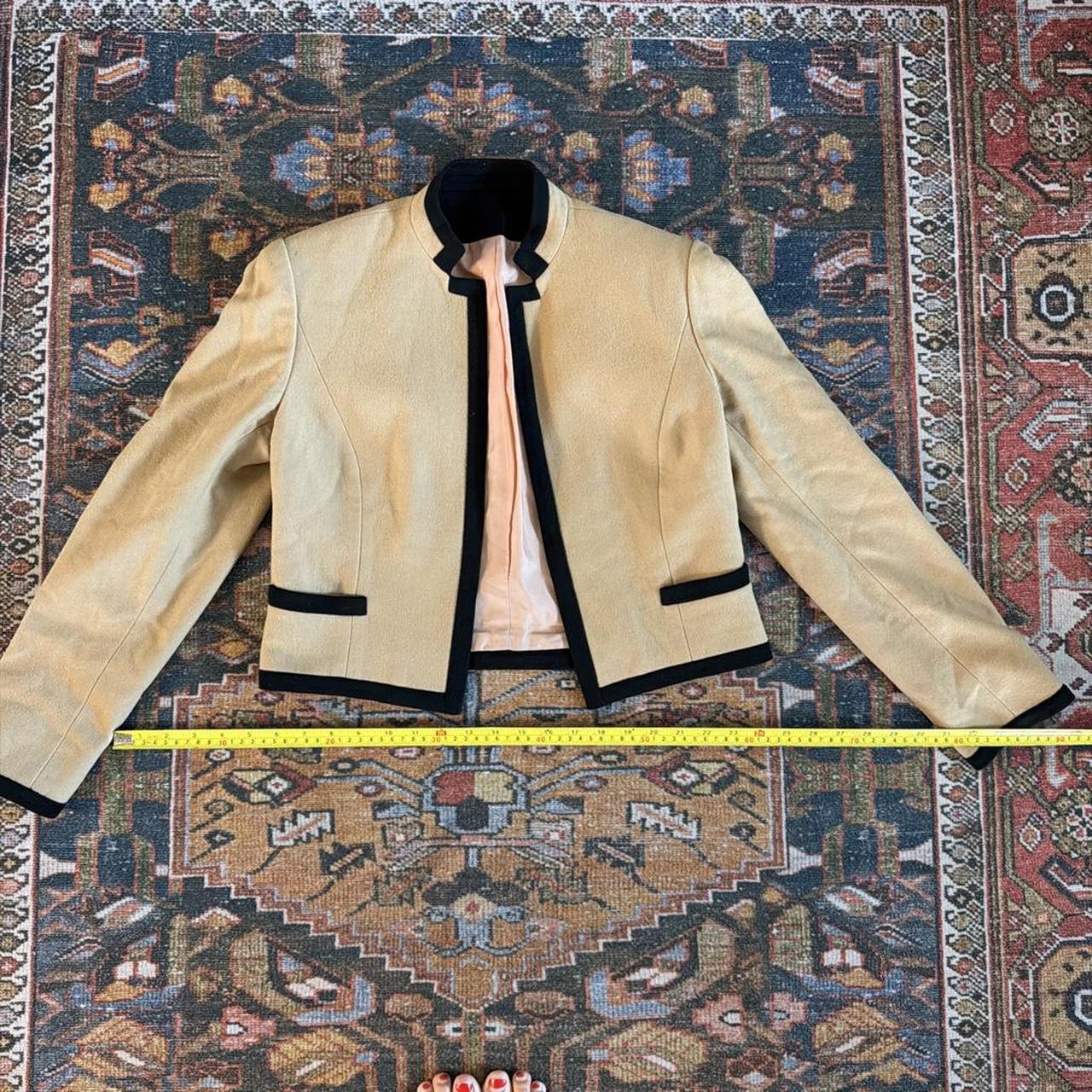 David hayes women's tan and cream jacket