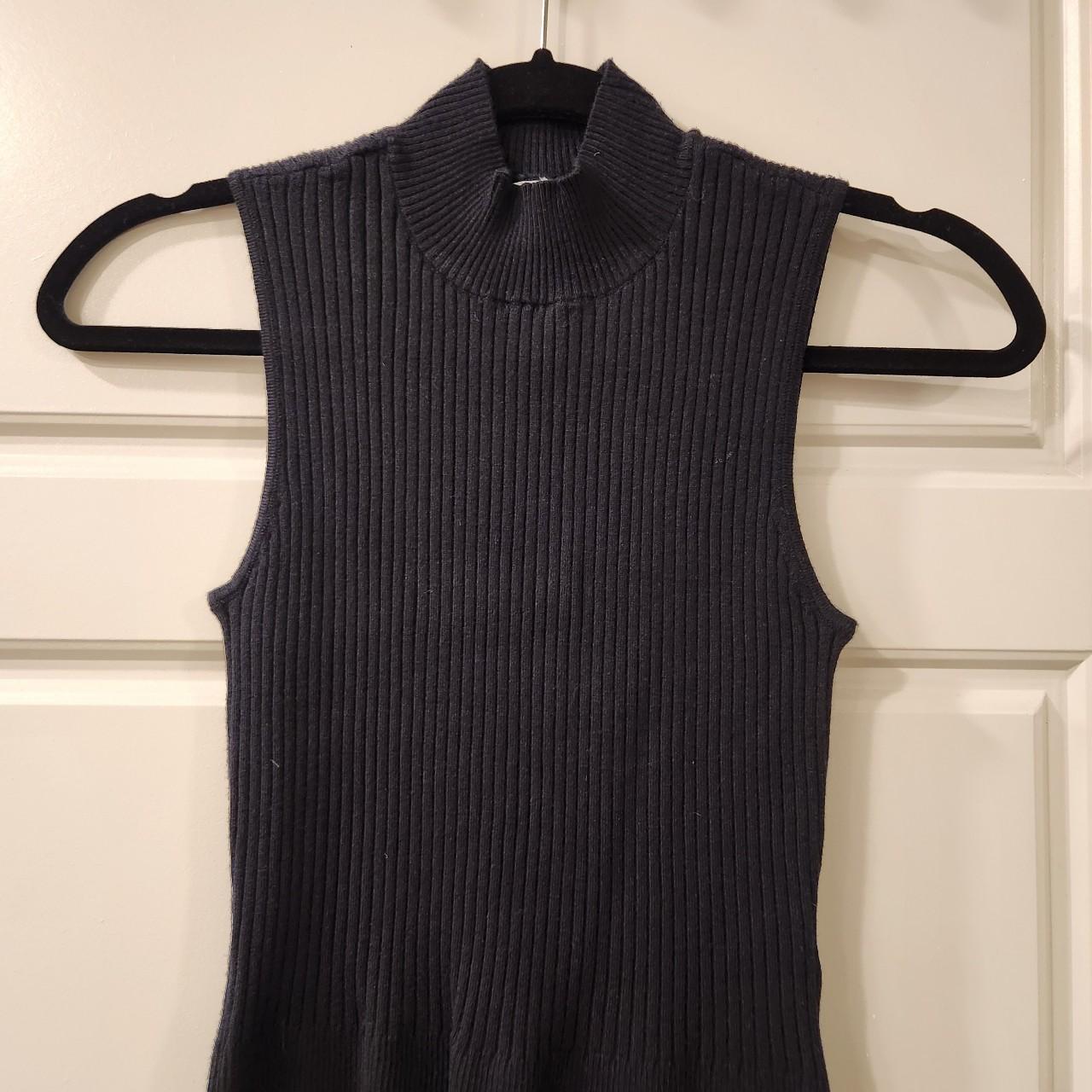 Calvin Klein black cropped mock neck sleeveless shirt - Depop