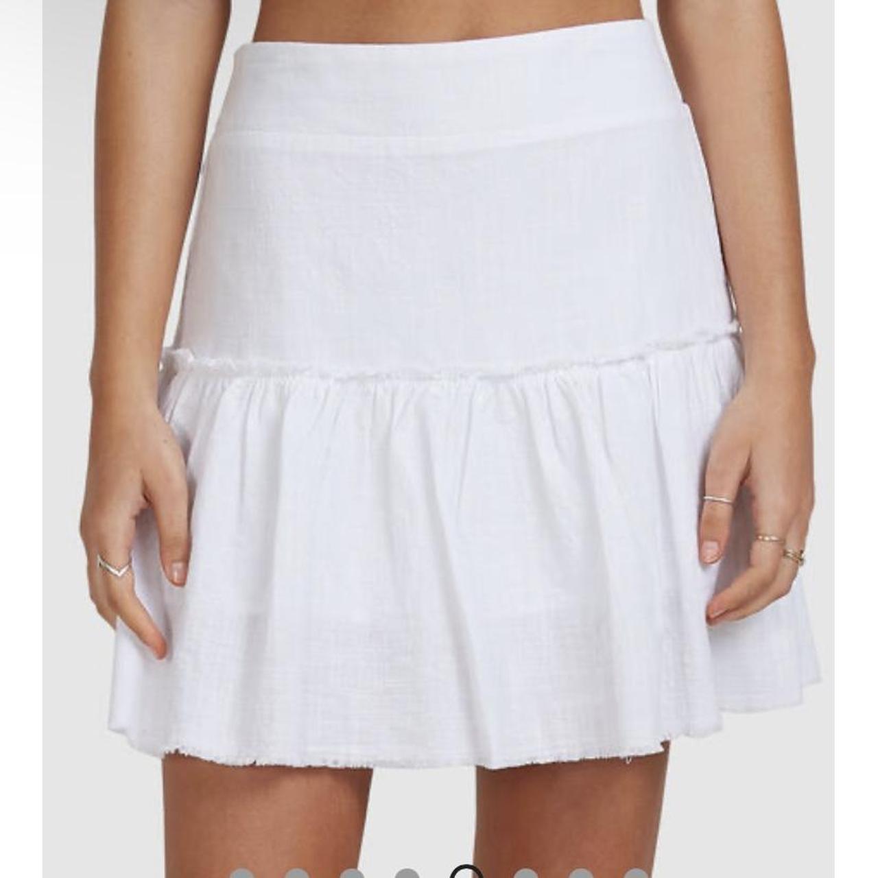 nunui white skirt never worn msg me - Depop