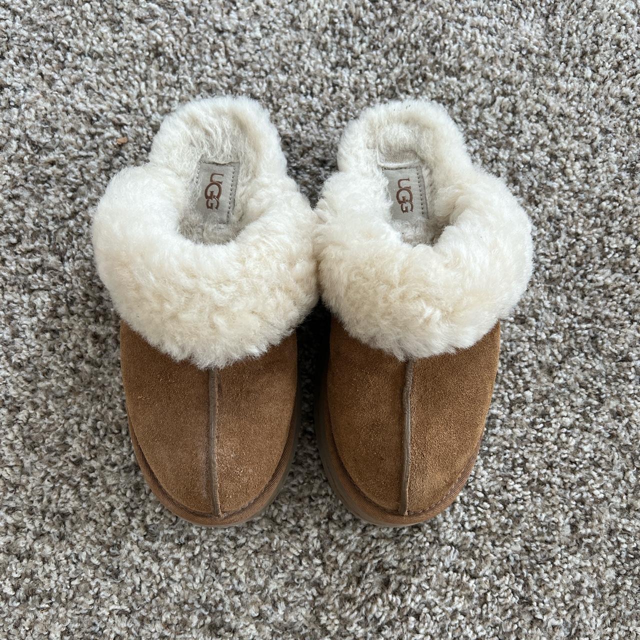 UGG Women's White and Tan Slippers | Depop