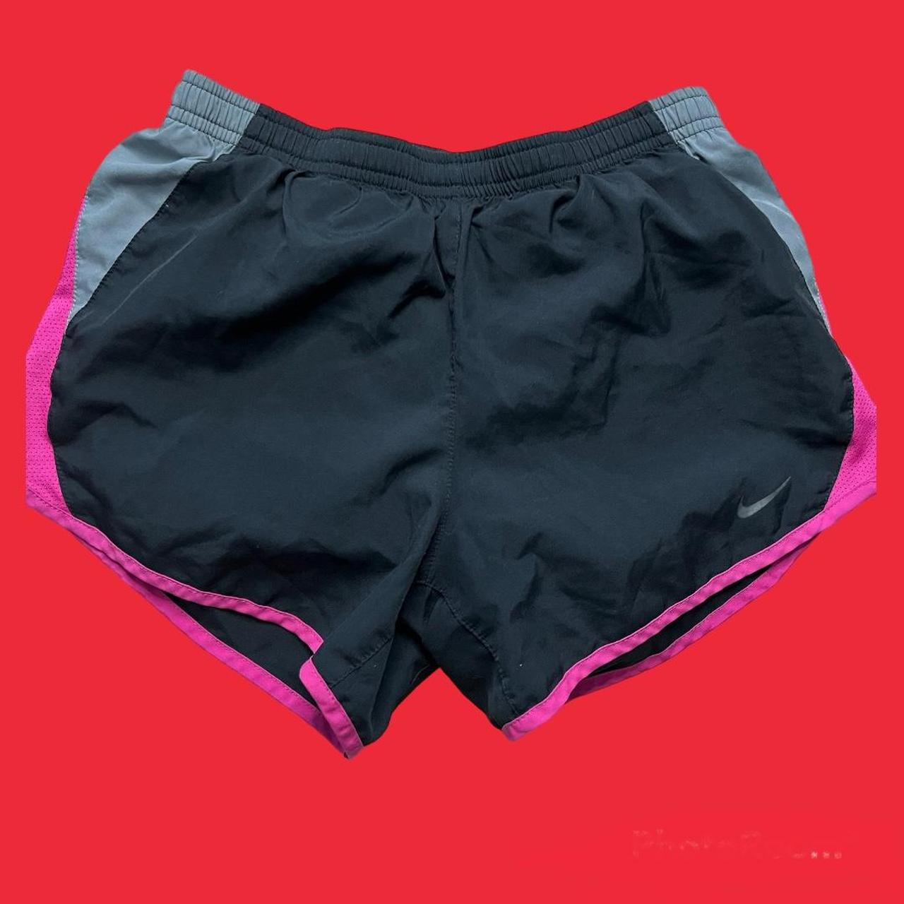 Nike Women's Grey and Pink Shorts | Depop