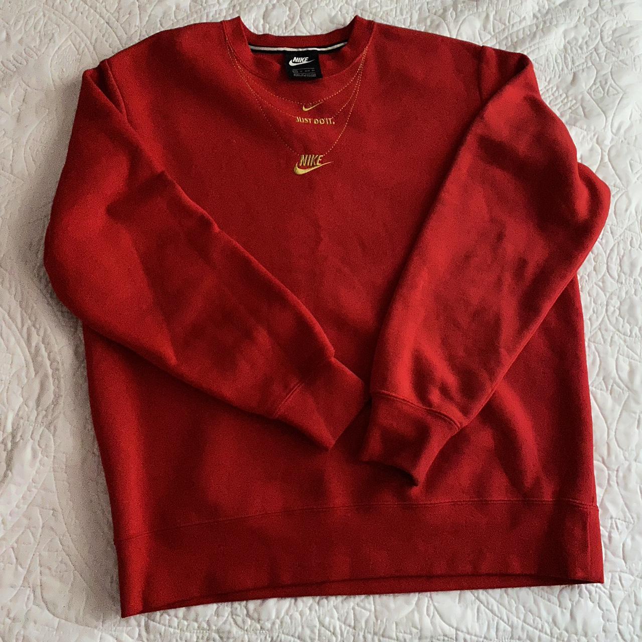 nike gold necklace crew sweatshirt