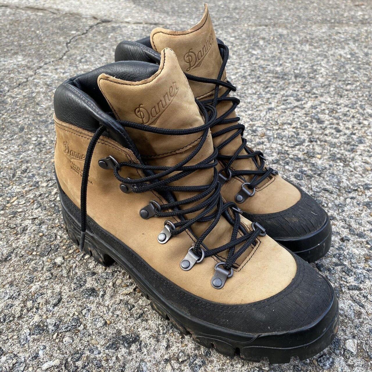 Danner Combat Hiker Leather Boots Vibram 43513X Mens... - Depop