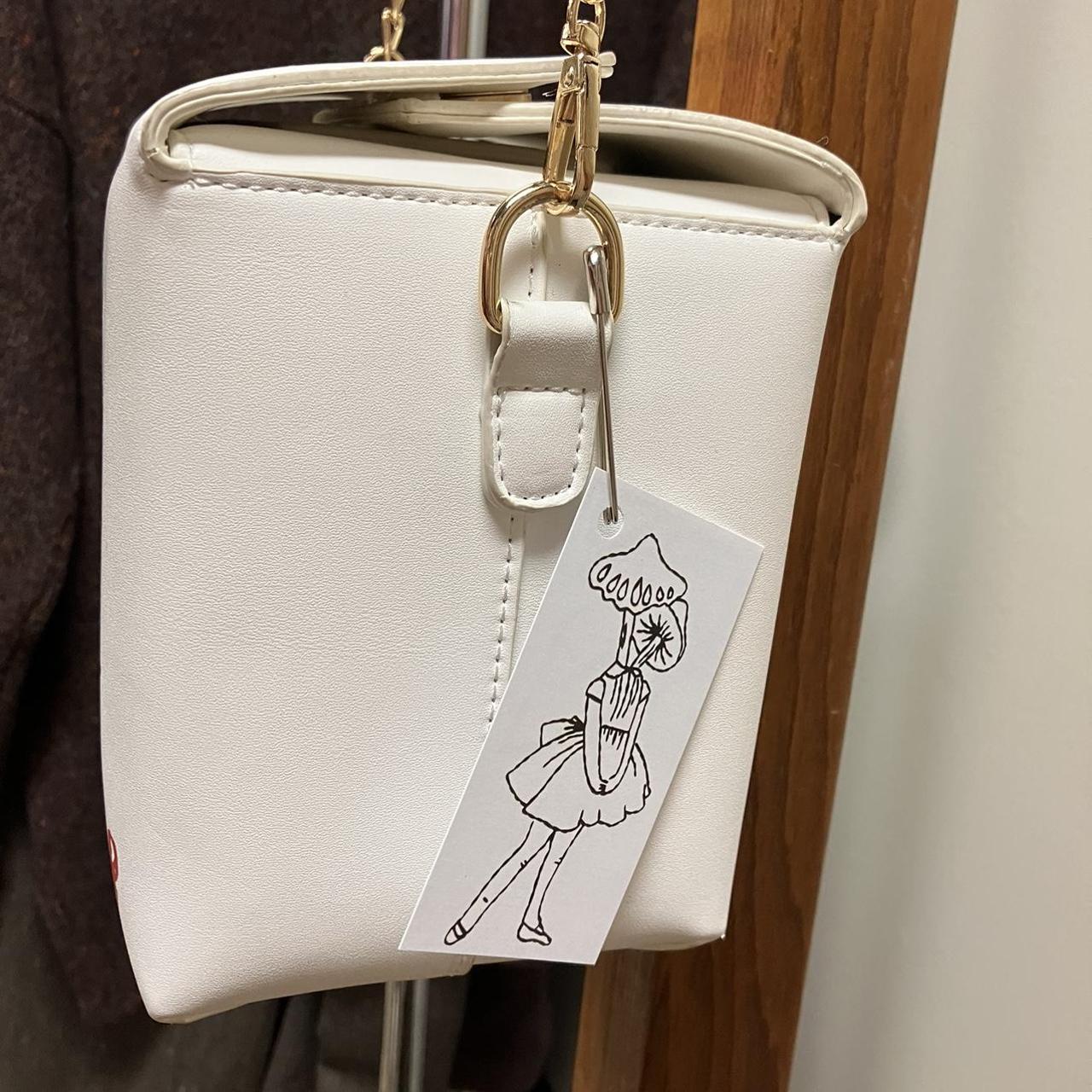 BAM Women's White and Red Bag (3)